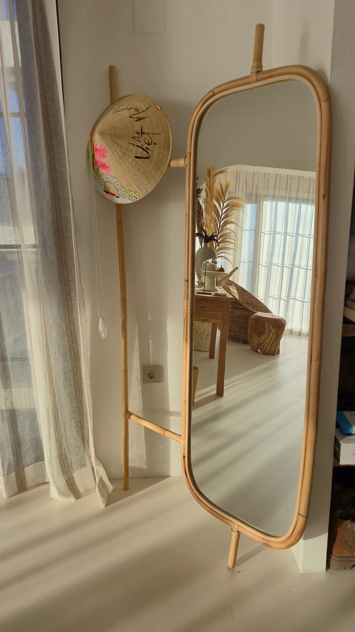 ASKILI RATTAN AYNA ÇERÇEVESİ
