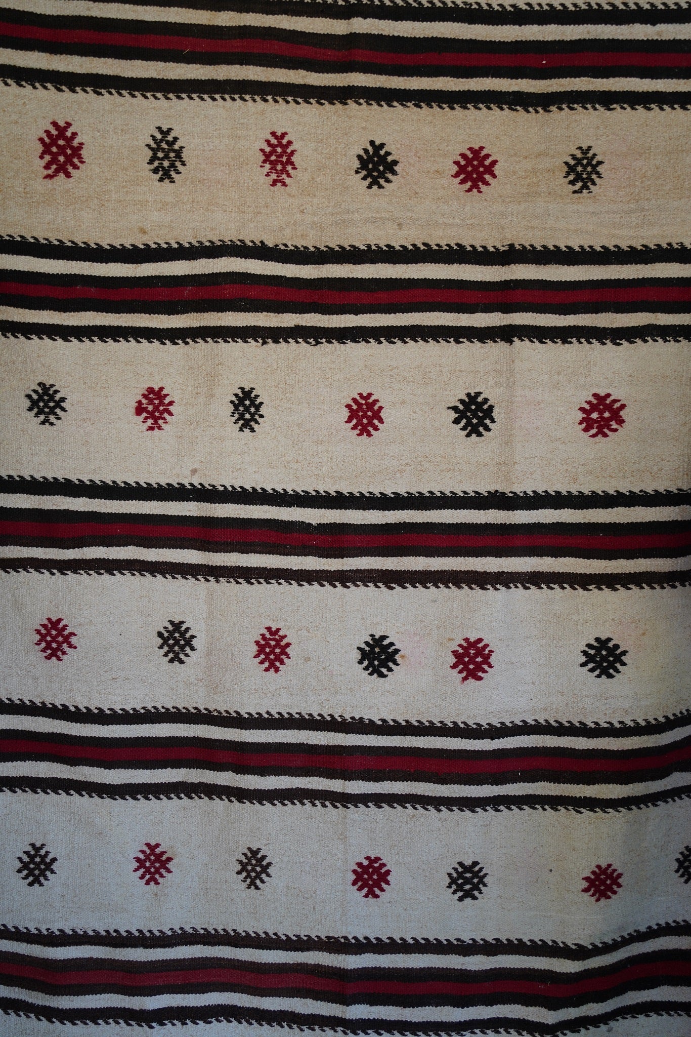 HEMP CARPET WITH CICIM PATTERN