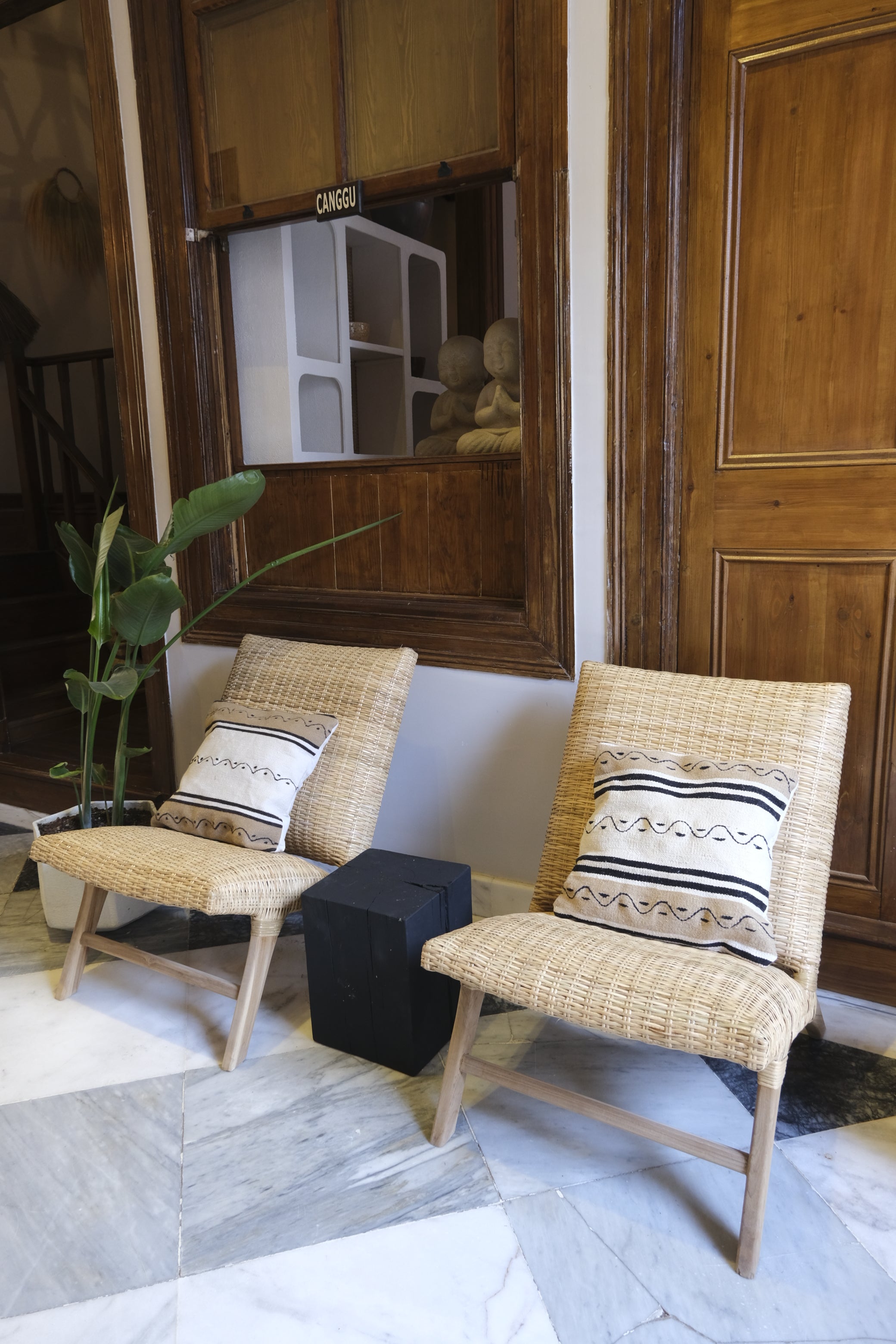 LAZY KNITTED ARMCHAIR