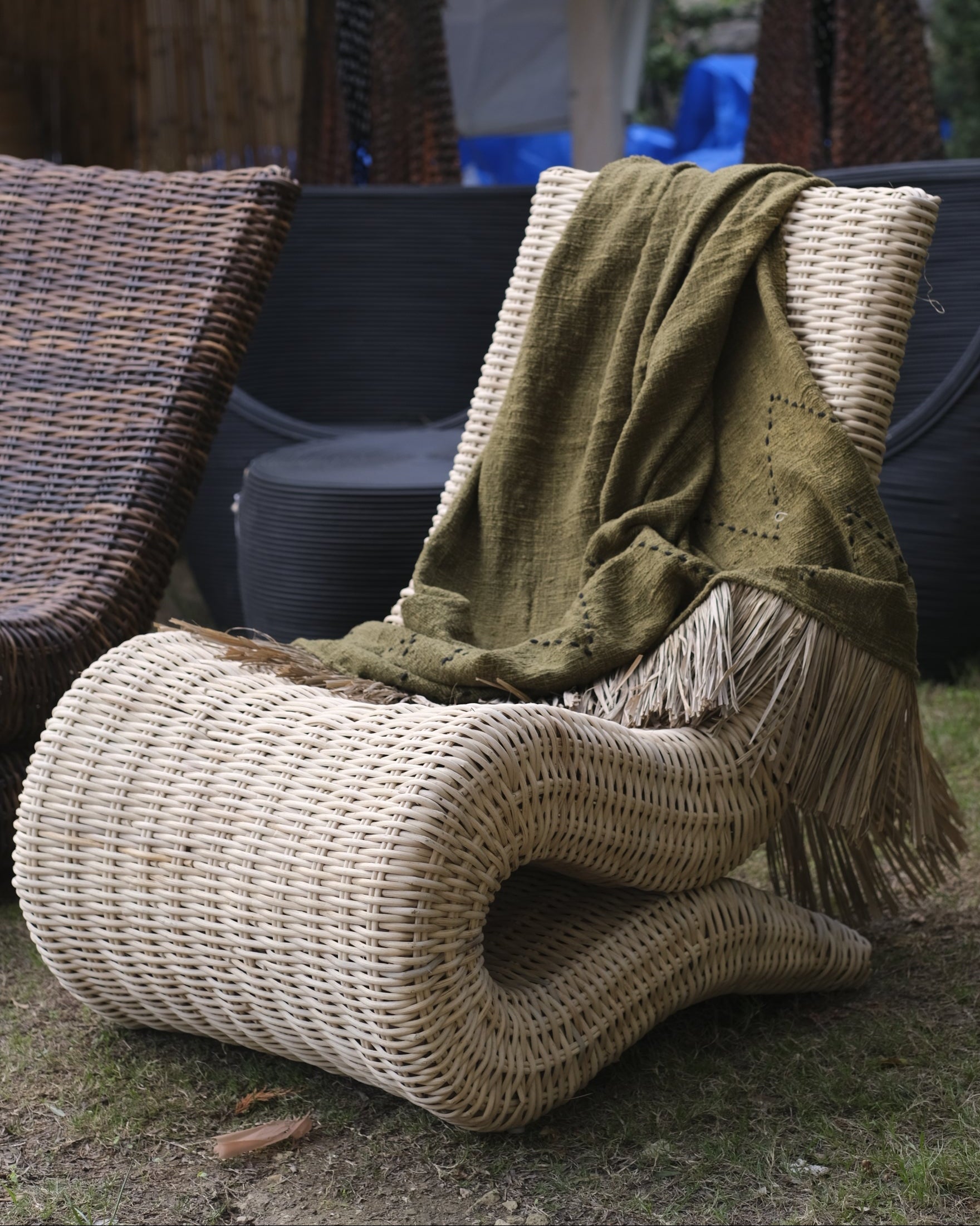 COBRA RATTAN SOFA