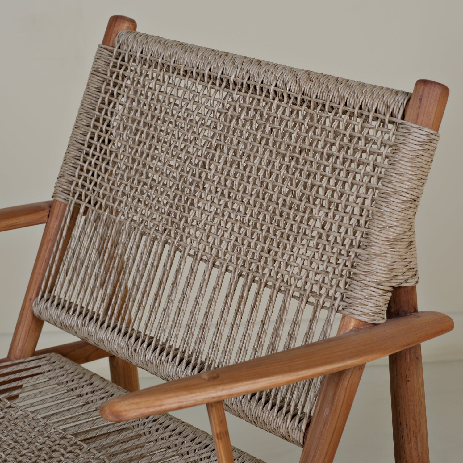 HALF YARN KNITTED ARMCHAIR