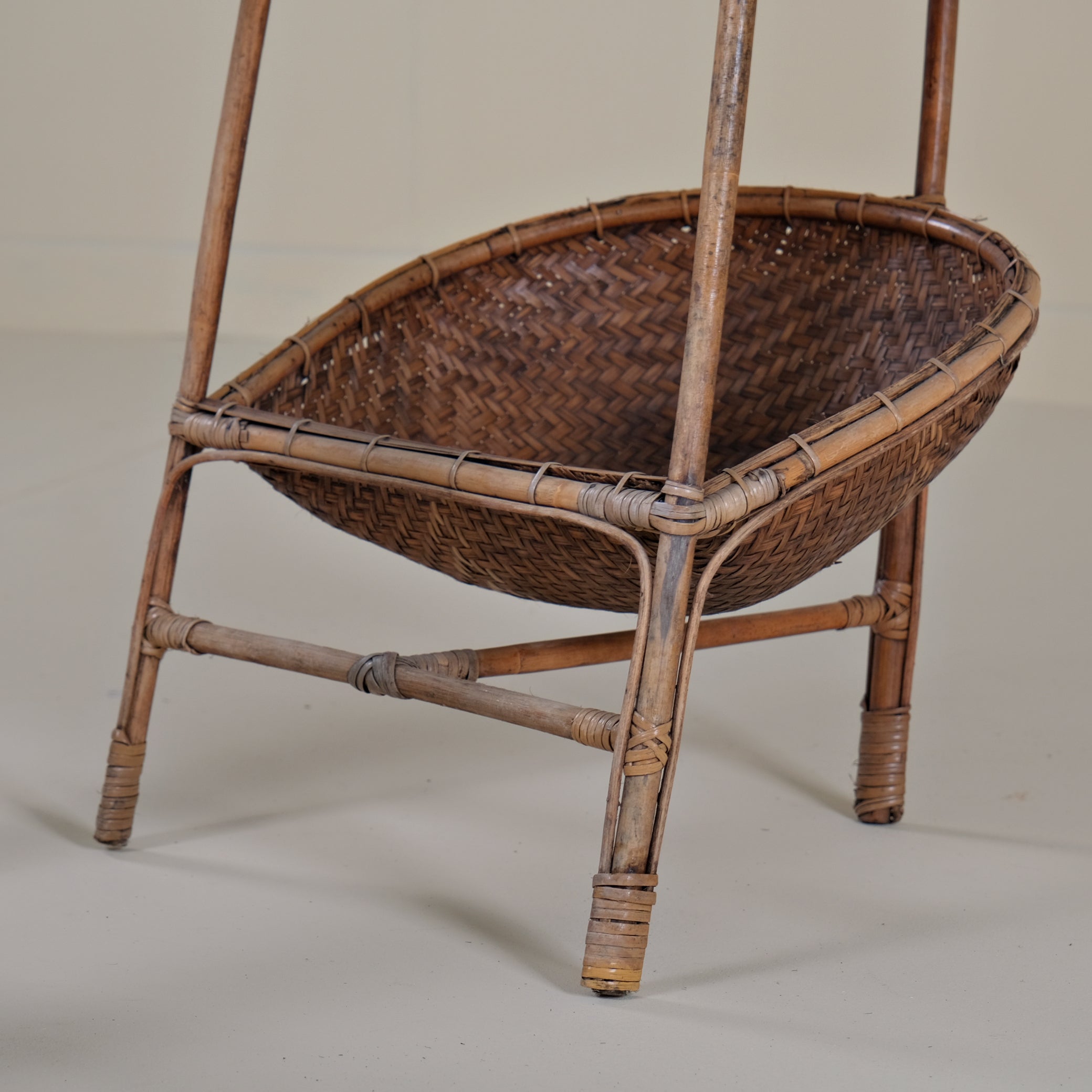 RATTAN AYAKLI SEPET
