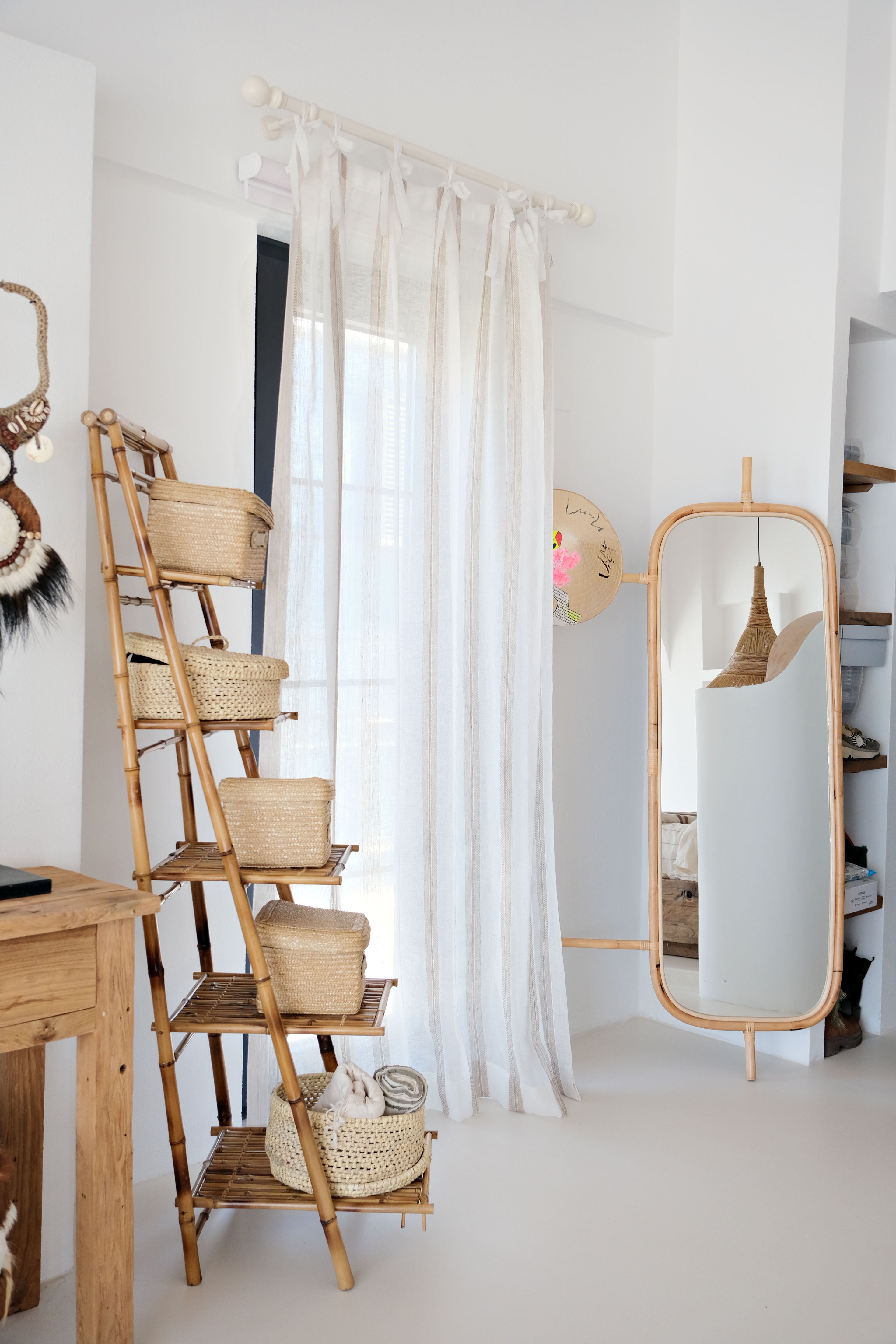 ASKILI RATTAN AYNA ÇERÇEVESİ