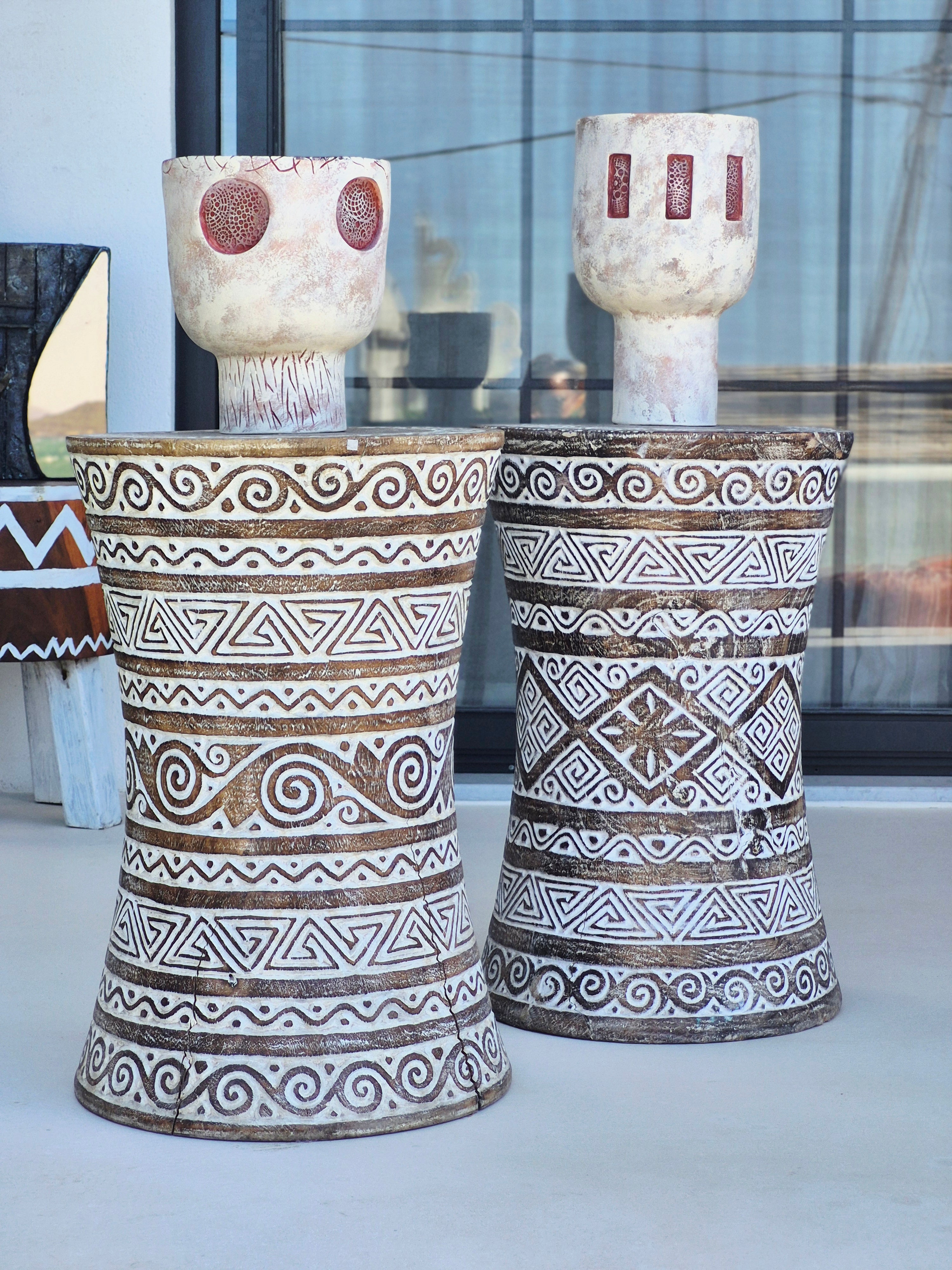 EMBROIDERED SANDGLASS STOOL