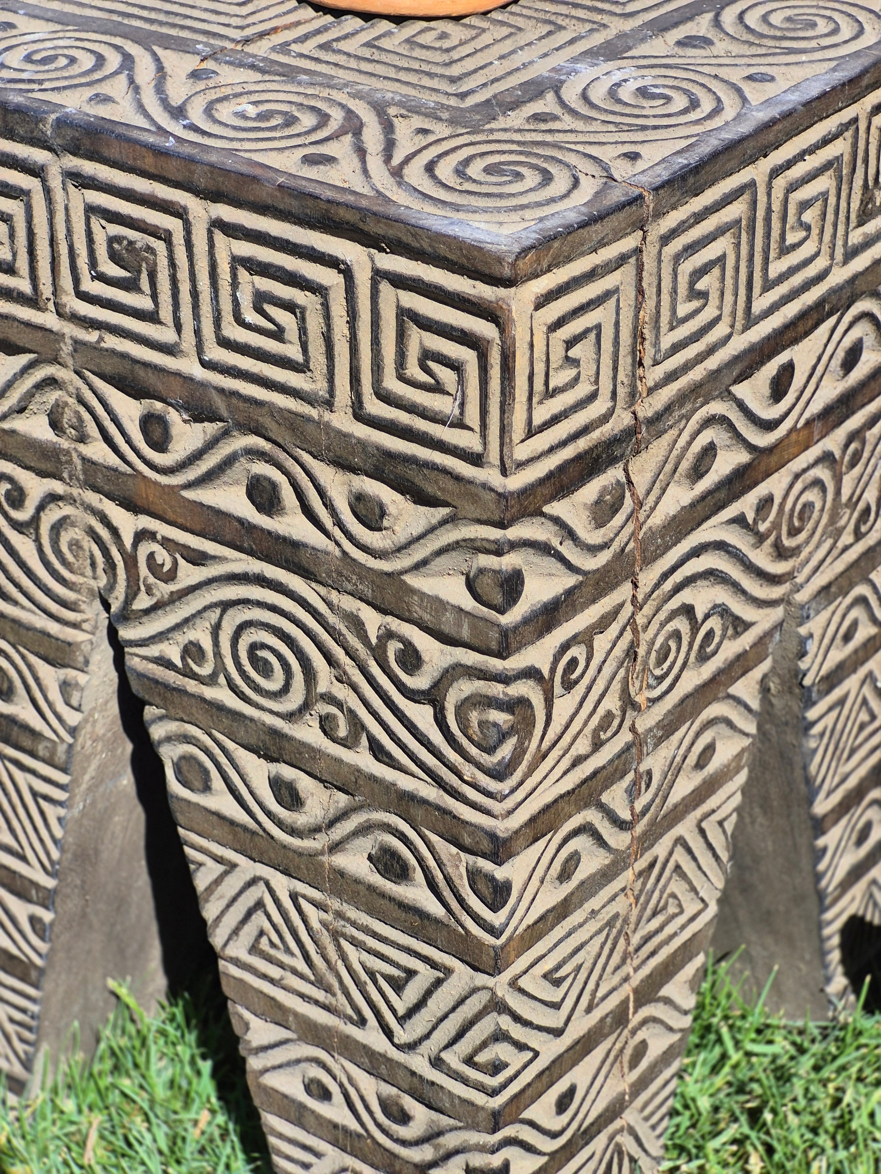 ASTUTI COFFEE TABLE