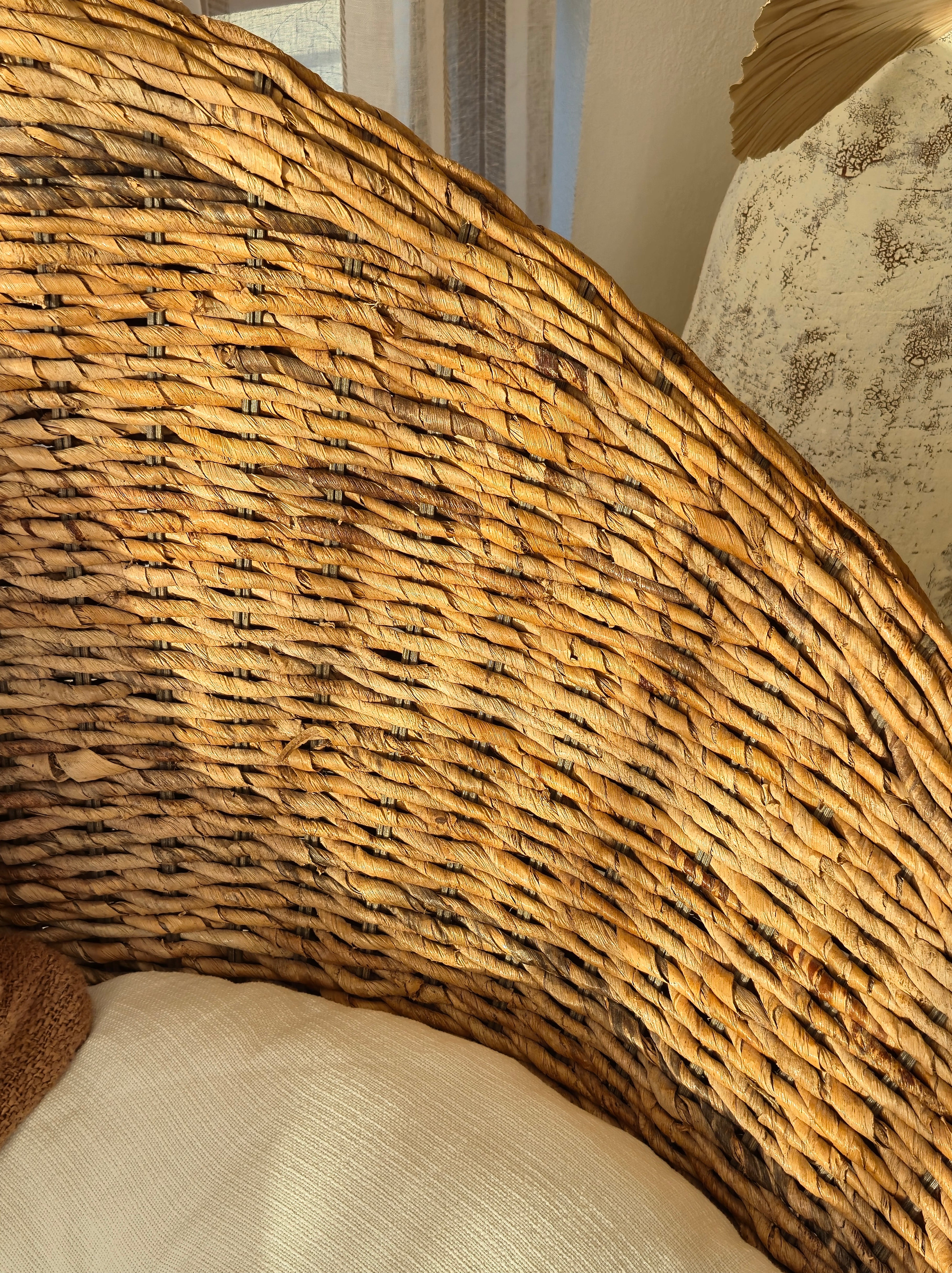 AGUS SOFA