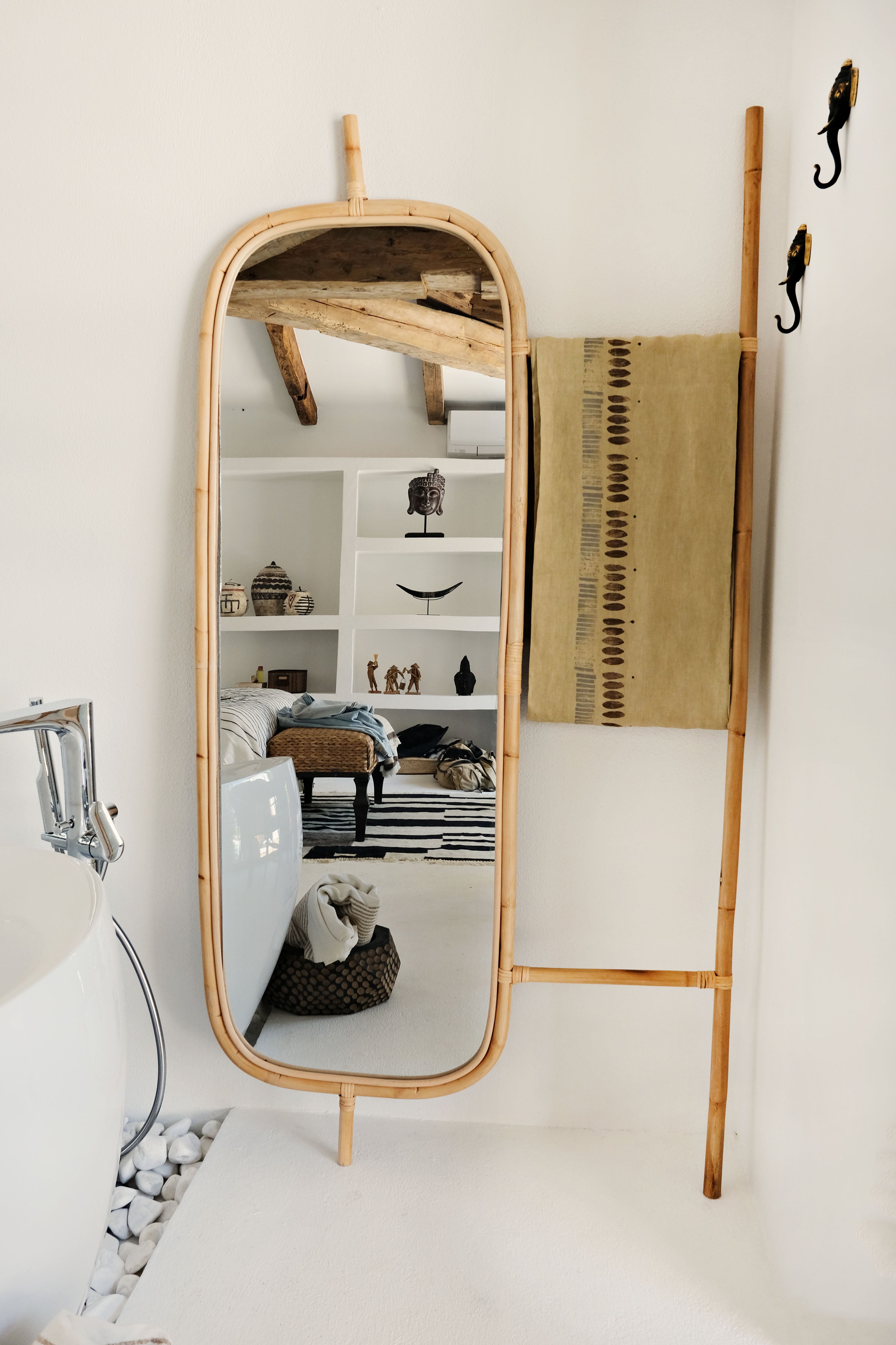 ASKILI RATTAN AYNA ÇERÇEVESİ