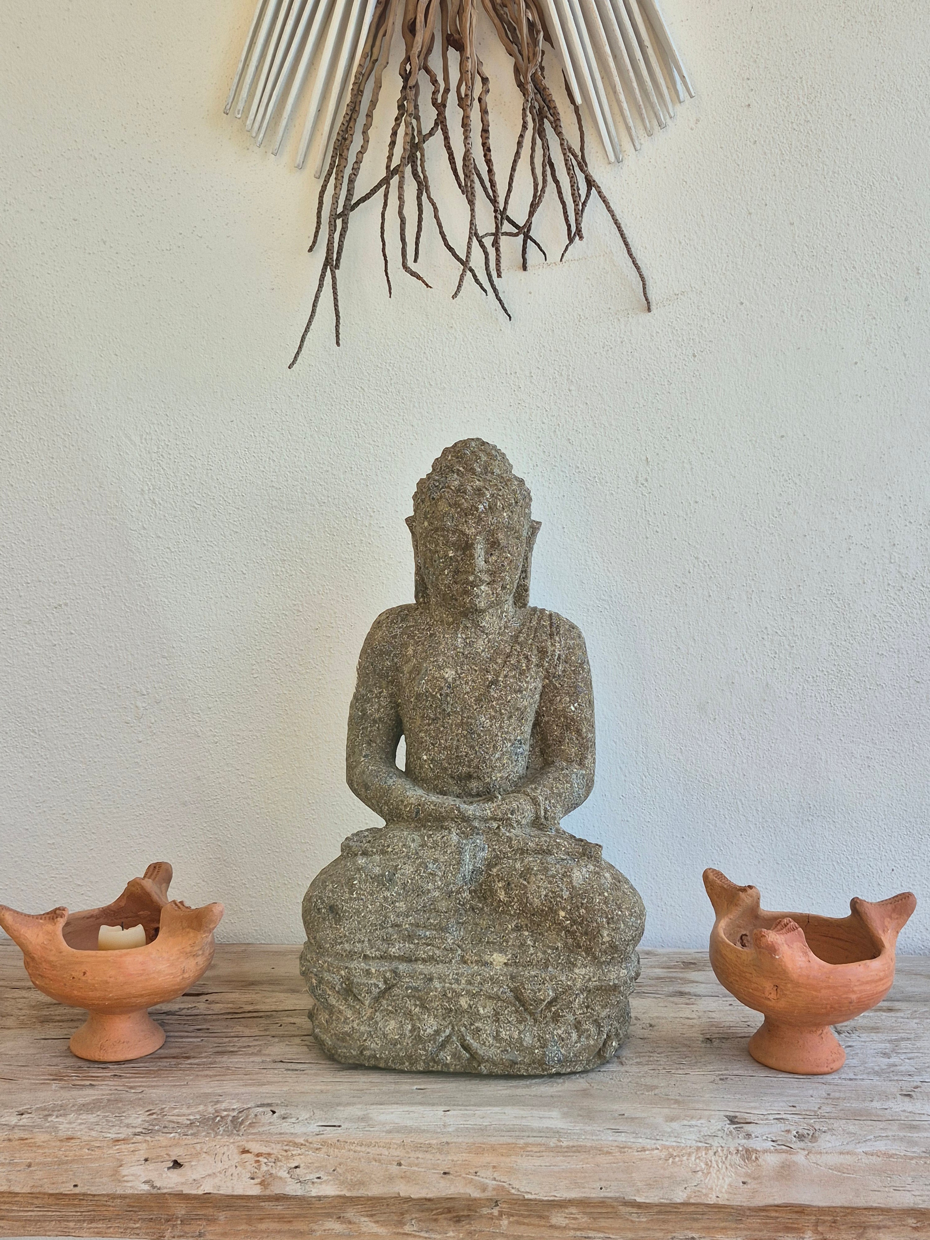 YEŞİL TAŞ OTURAN BUDDHA HEYKELİ 1