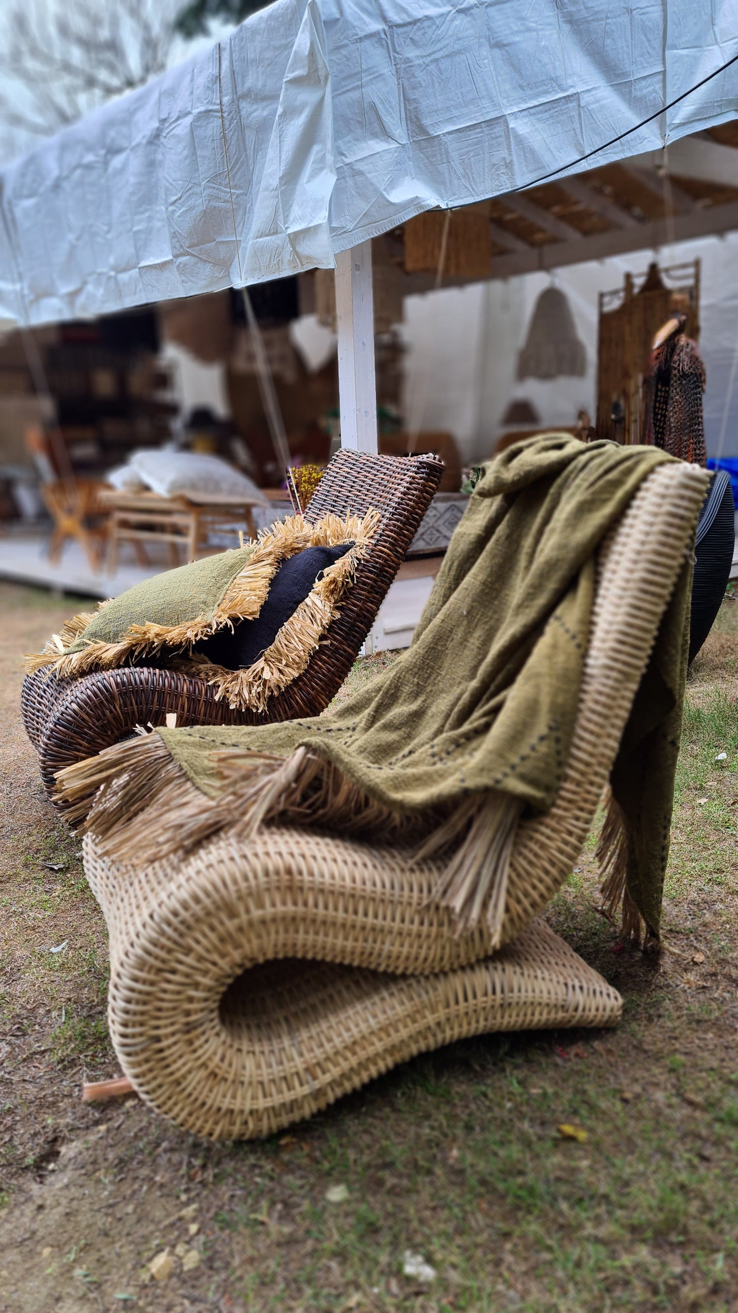 COBRA RATTAN SOFA