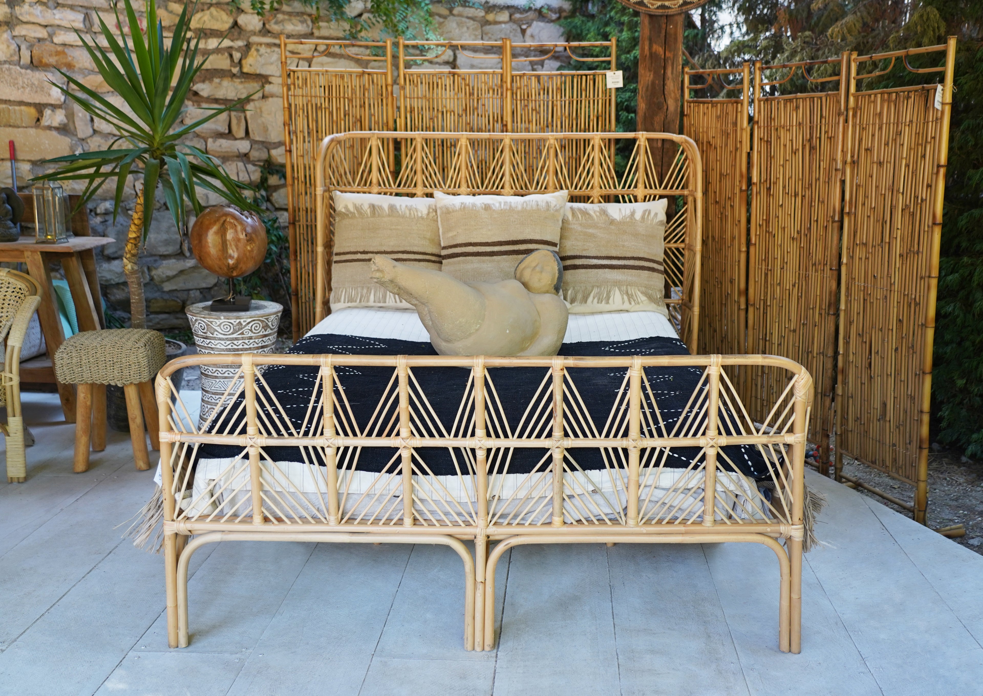 RATTAN BED
