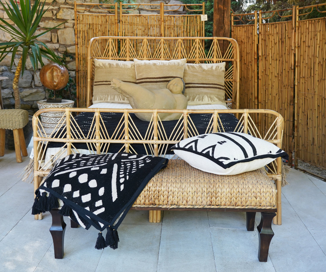 RATTAN BED