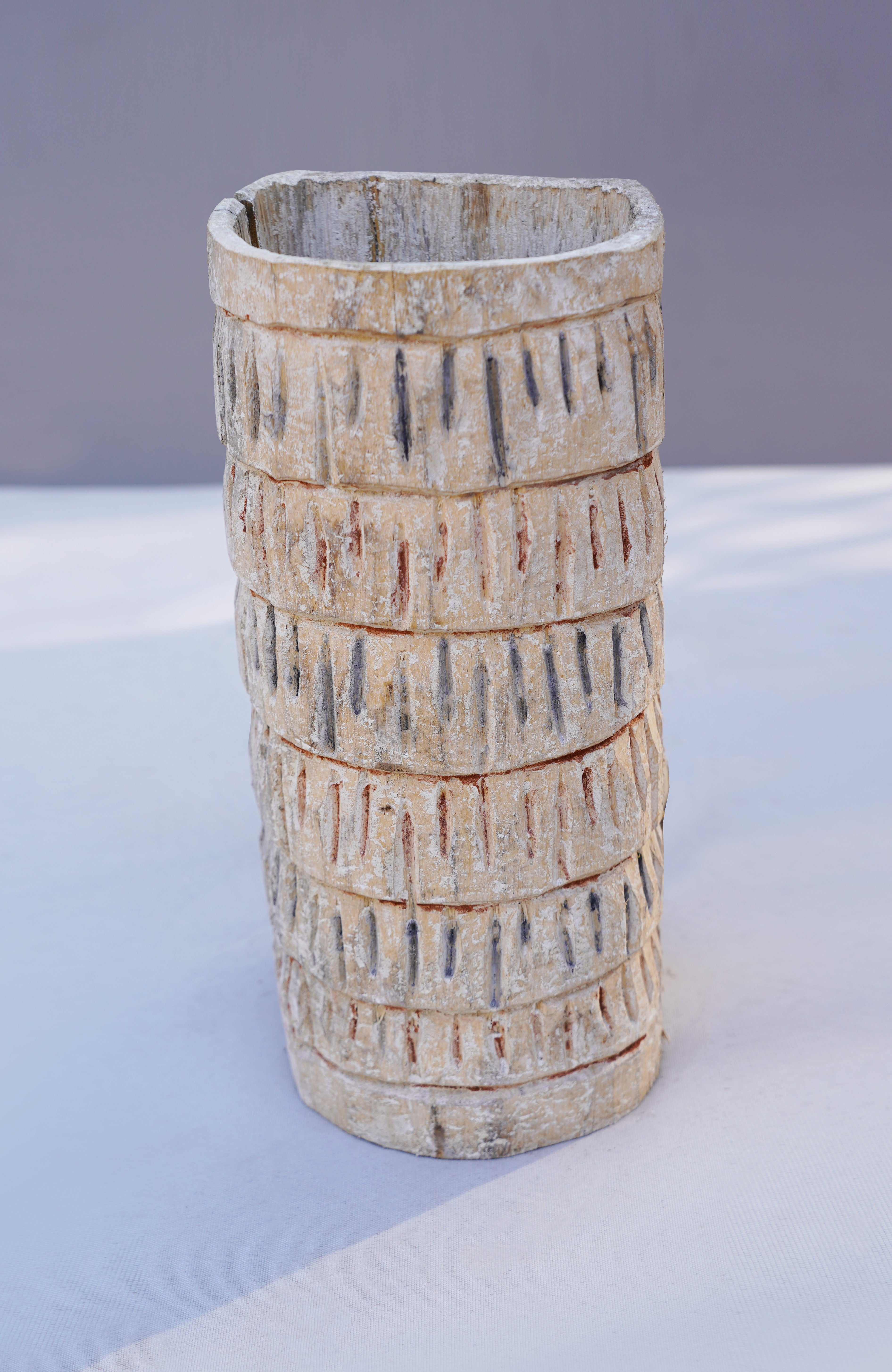 ASUSTI VASE