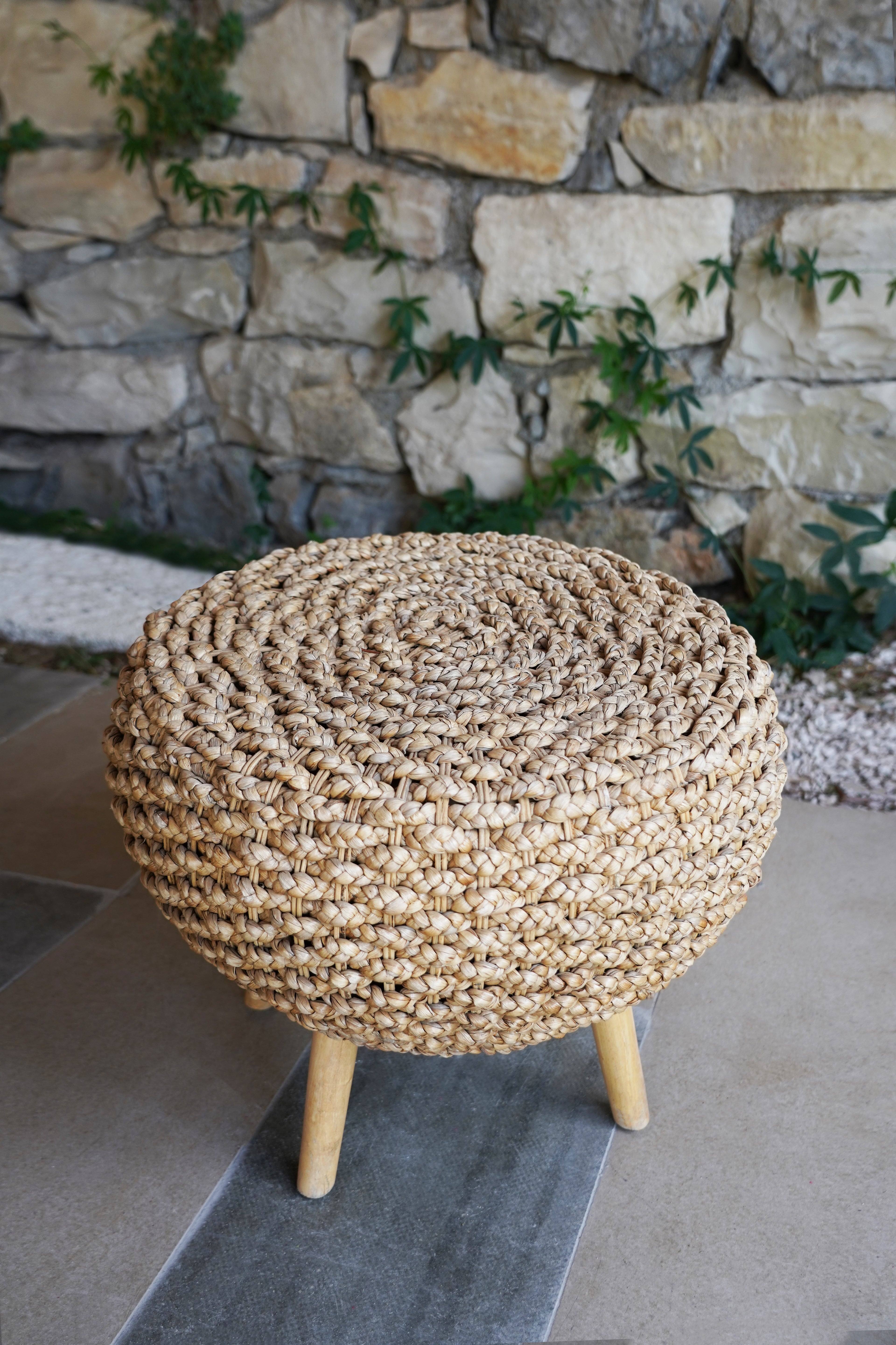 SEAGGRAS CONIC TABLE