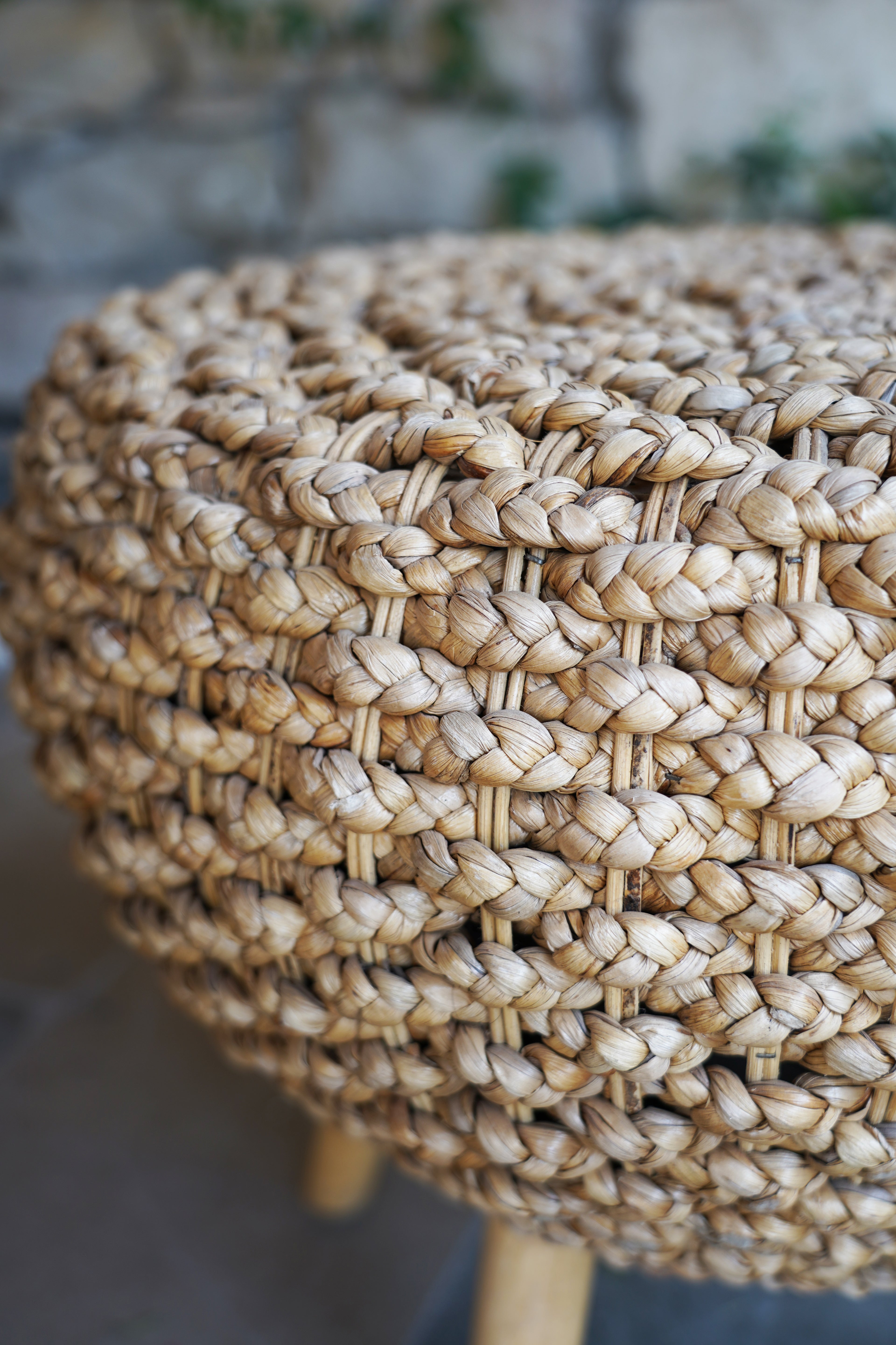 SEAGGRAS CONIC TABLE