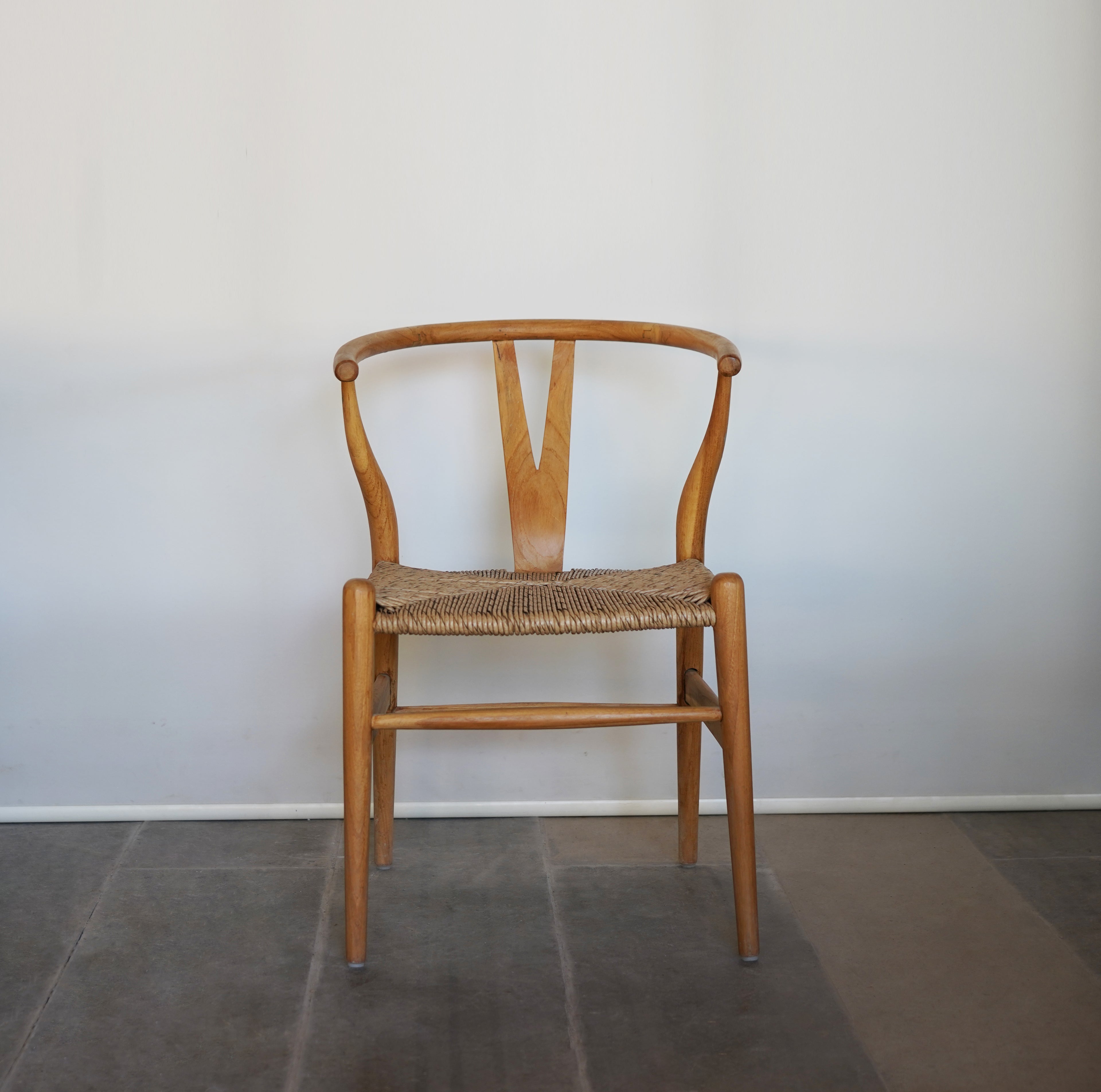 WISHBONE BANANA FIBER CHAIR