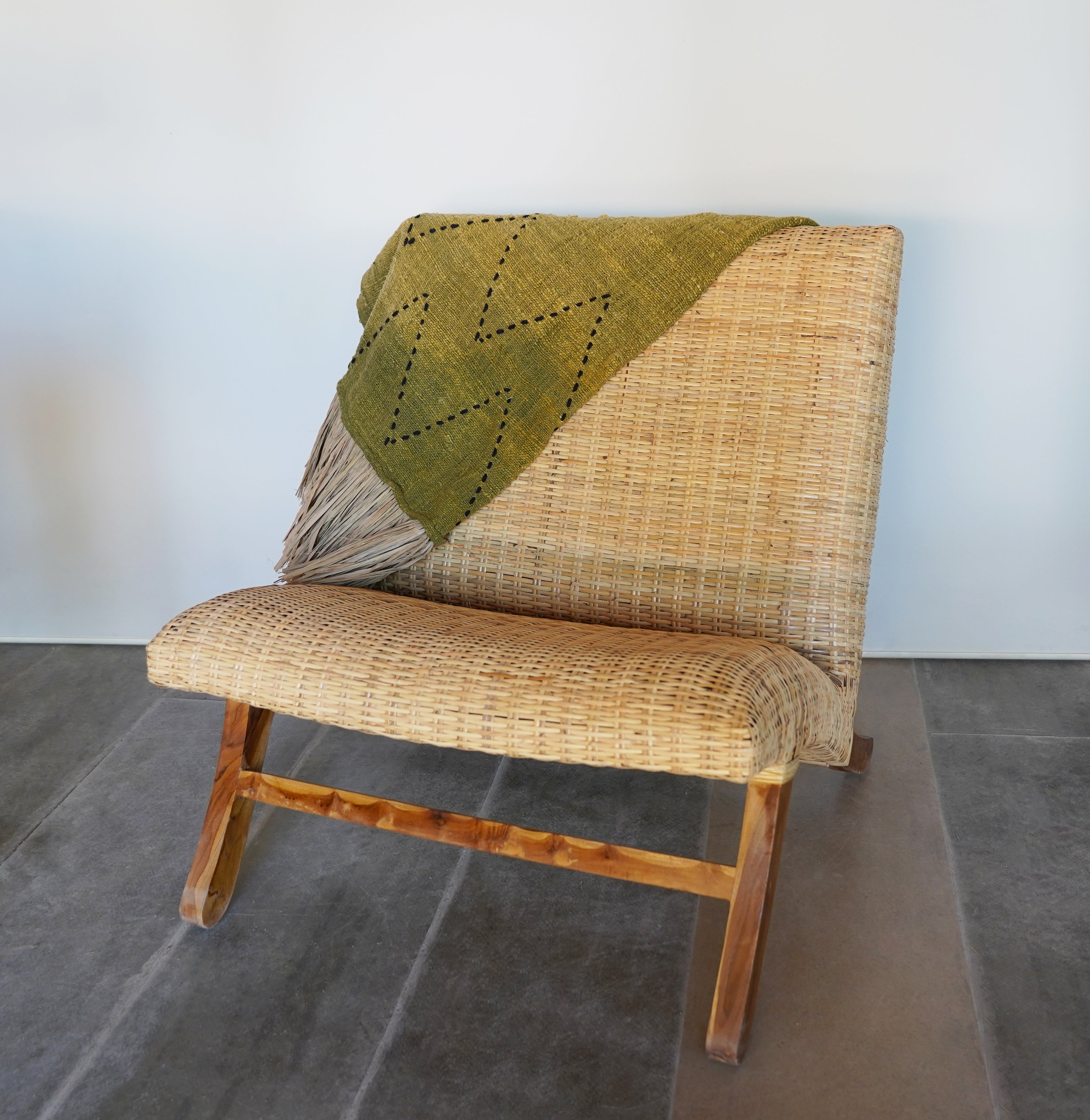 LAZY KNITTED ARMCHAIR