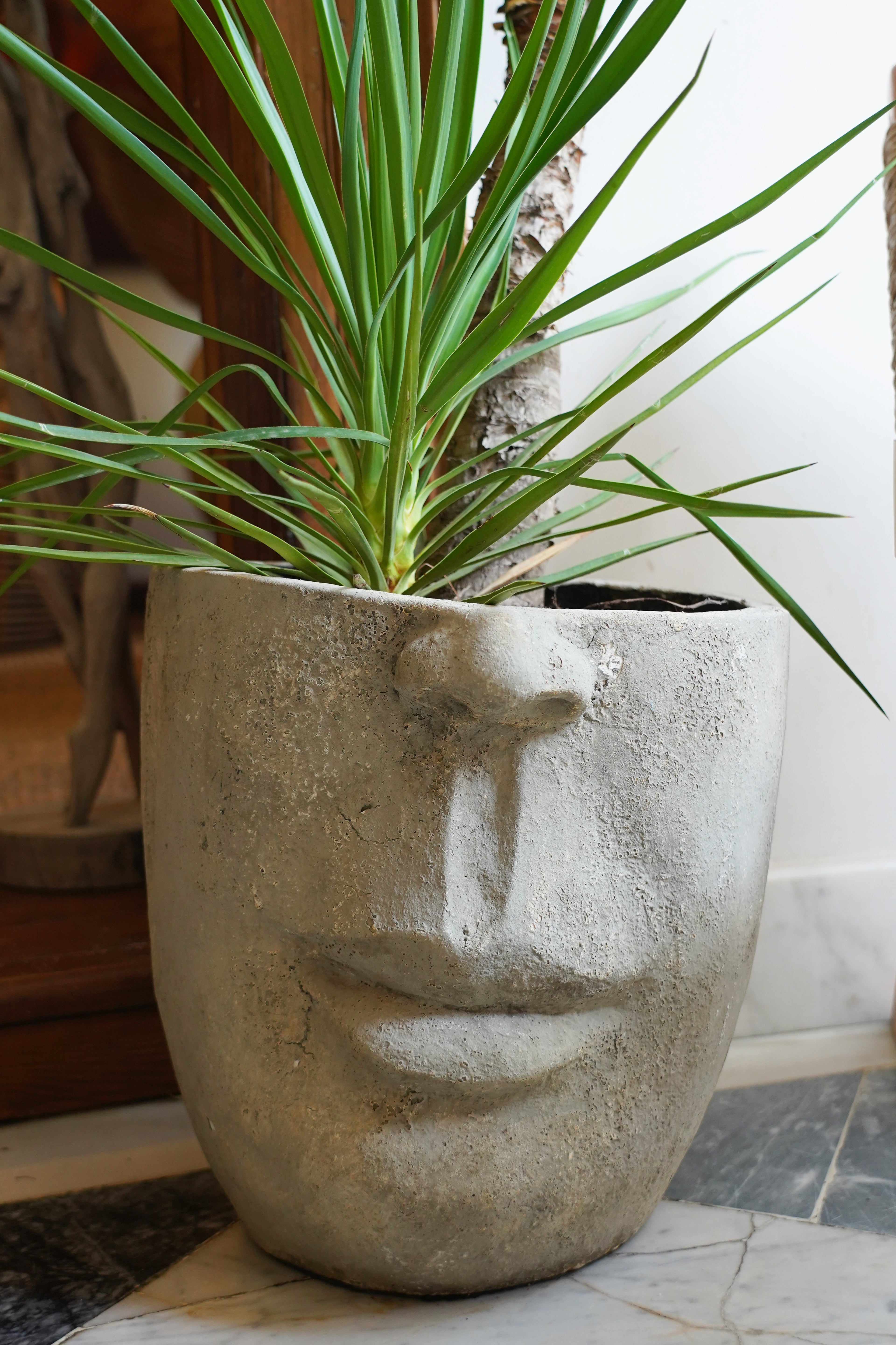 HALF FACE SCULPTURE L