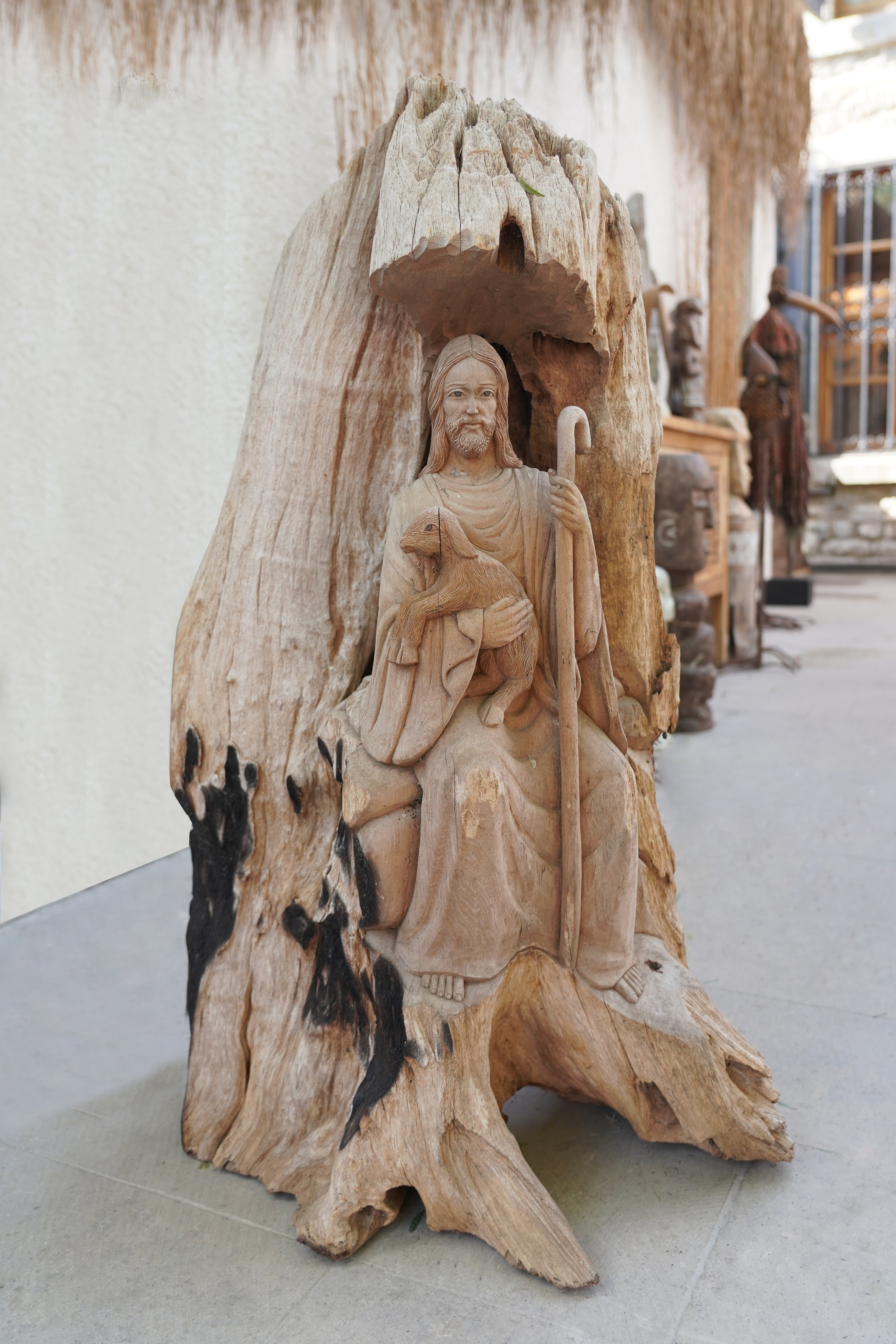 JESUS STATUE M