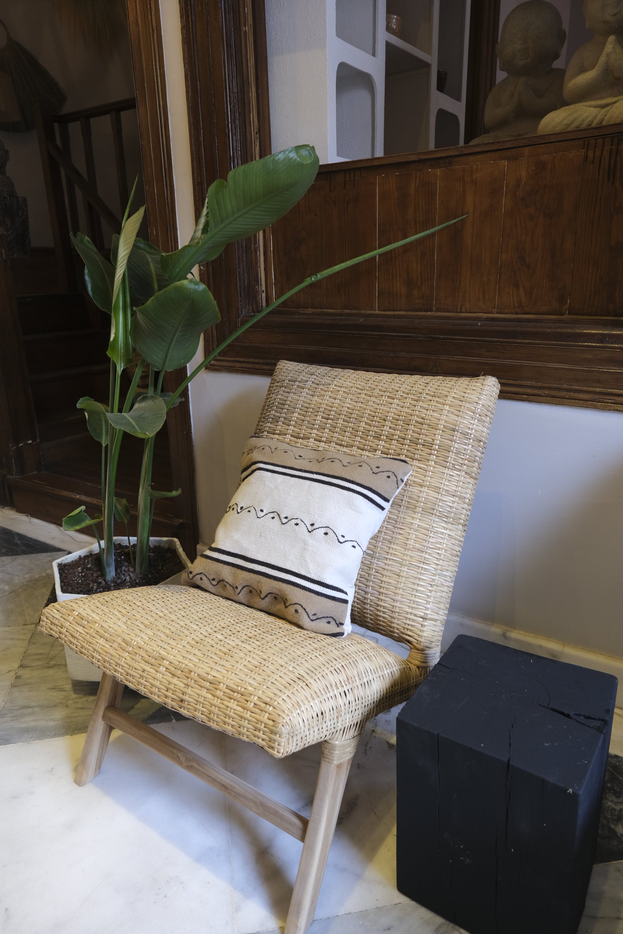 LAZY KNITTED ARMCHAIR