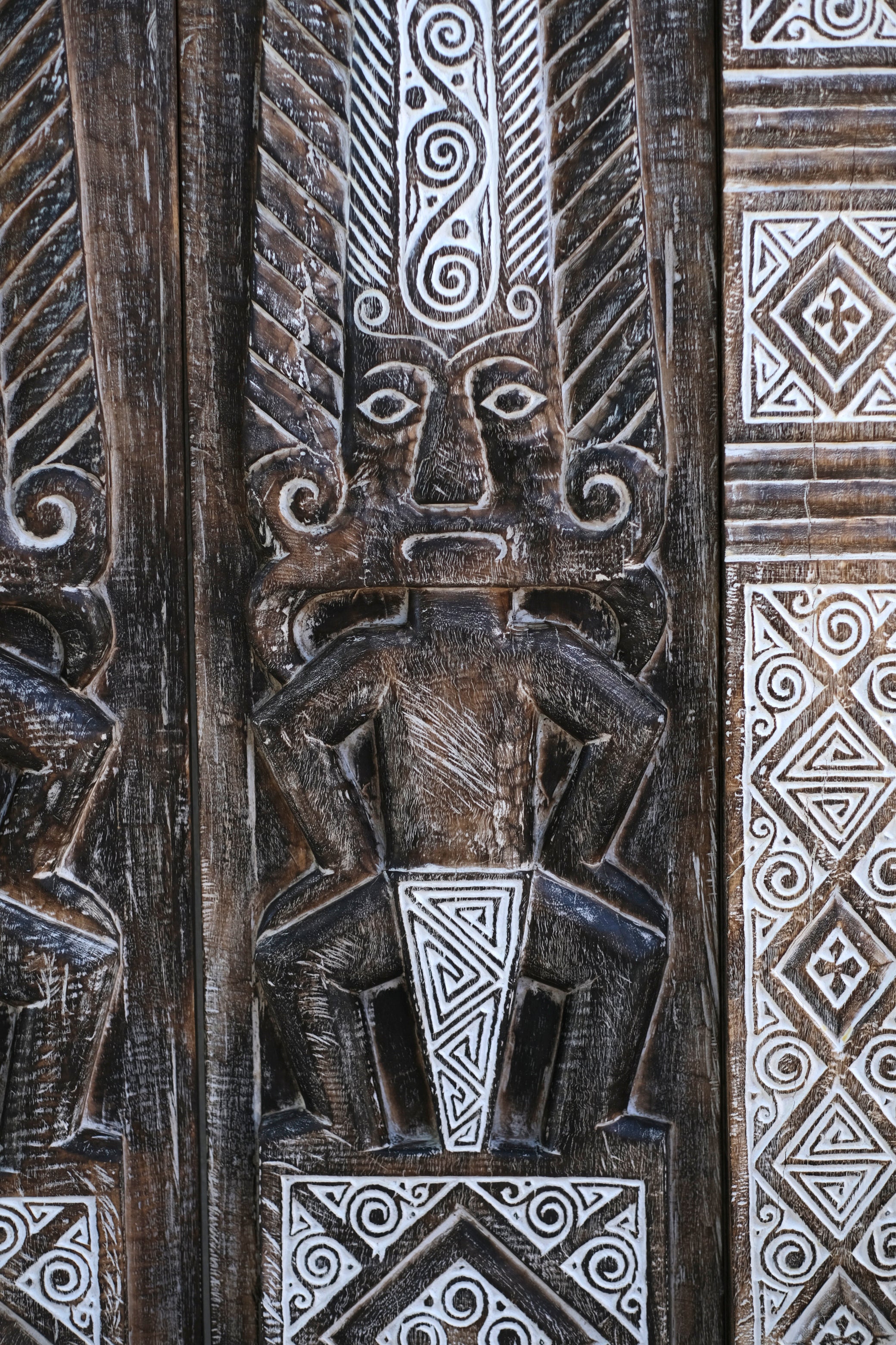 EMBROIDERED DOOR