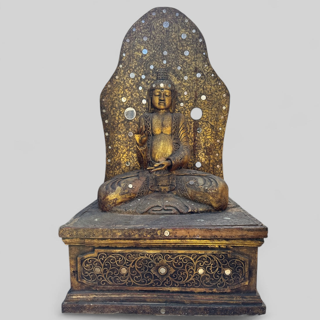 REGI STATUE M