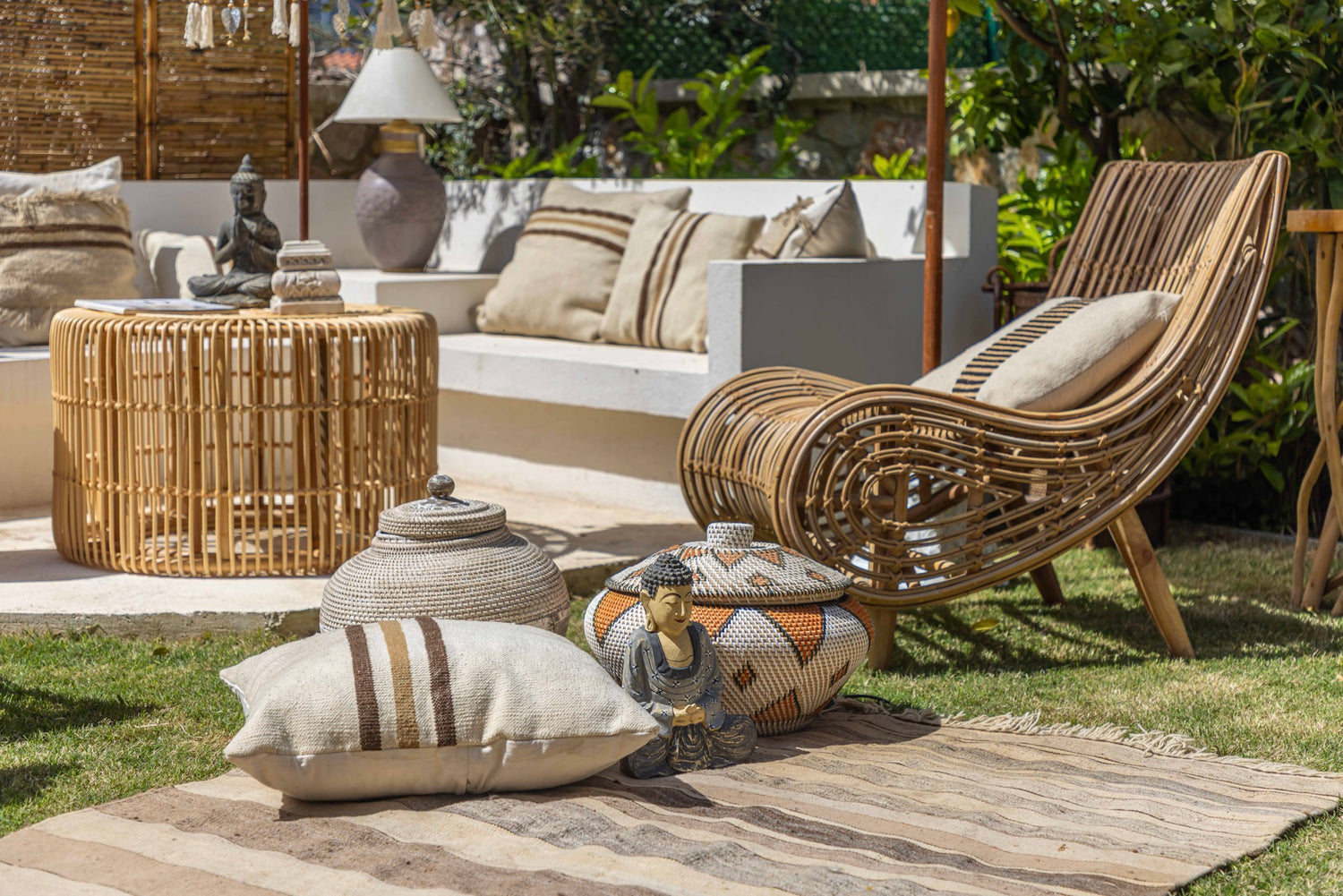 DROP RATTAN SOFA