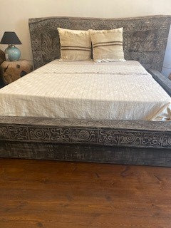 TEAK EMBROIDERED BED