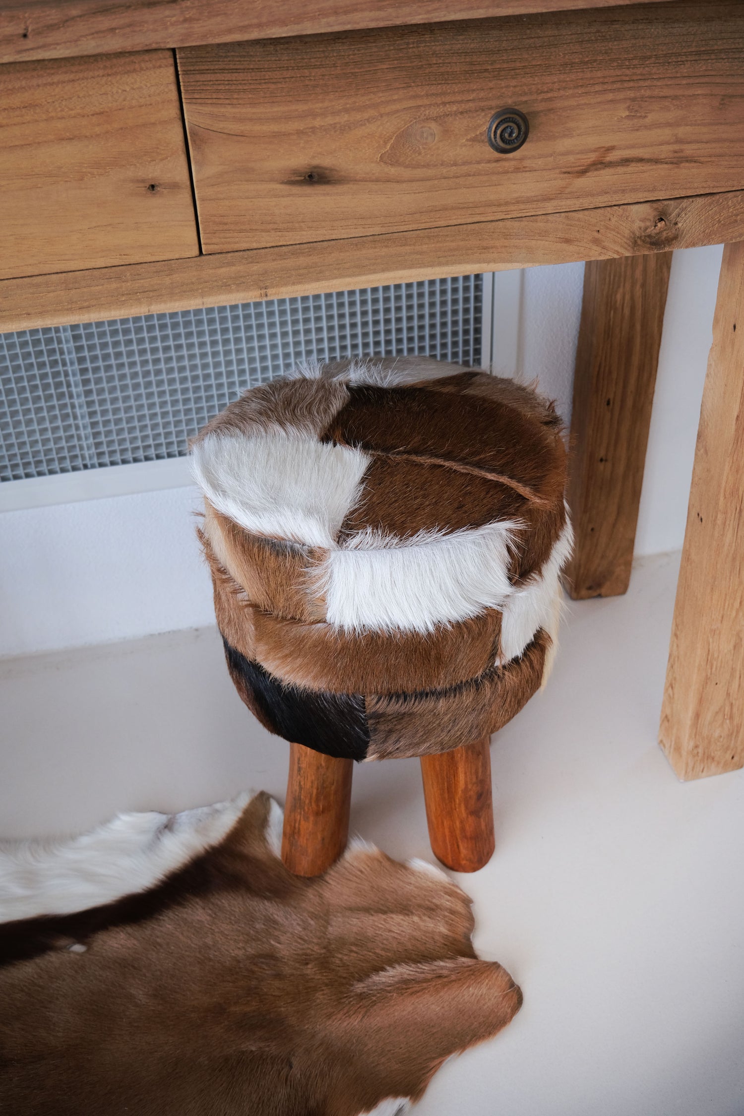 GOAT FLUFFY STOOL