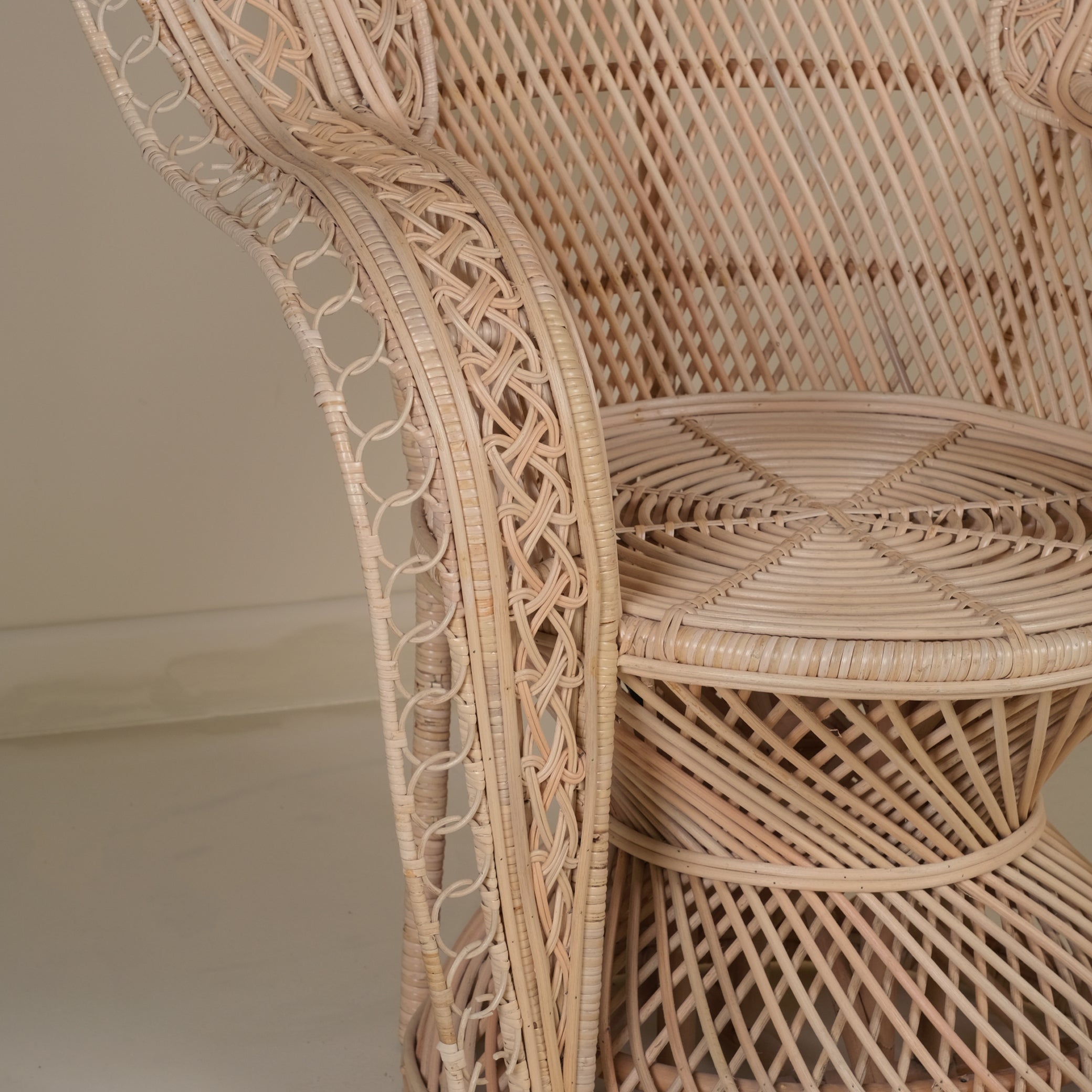 AYLINA SOFA