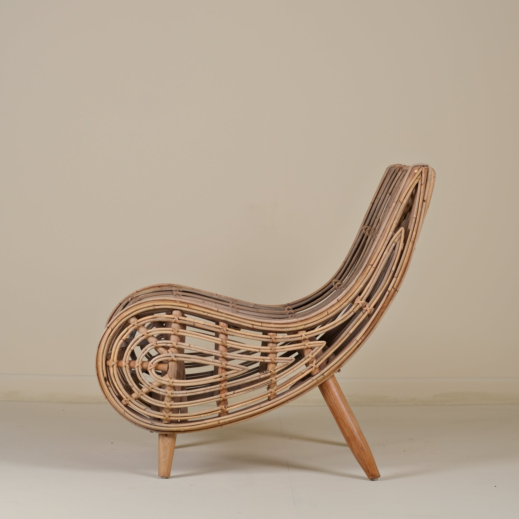 DROP RATTAN SOFA