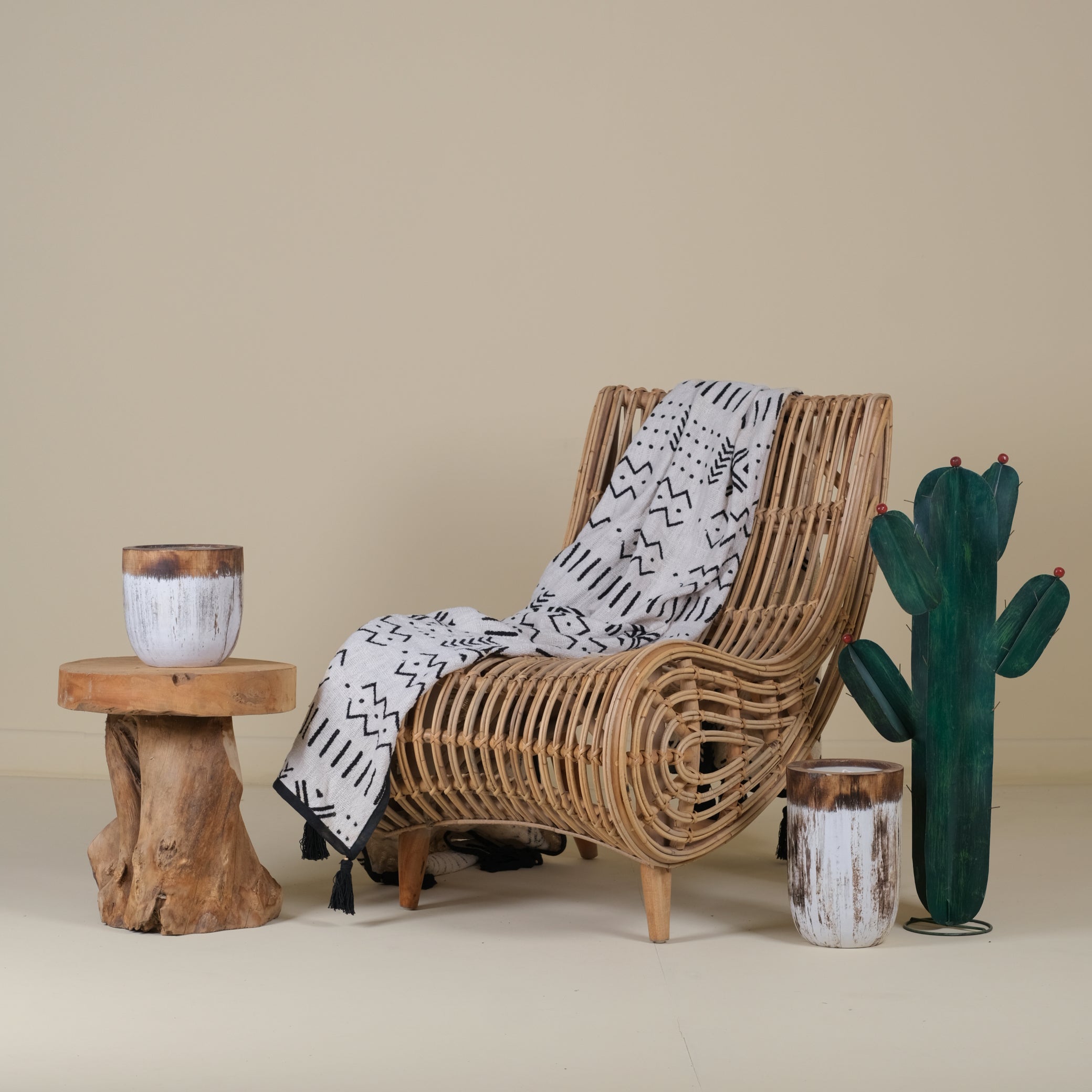 DROP RATTAN SOFA