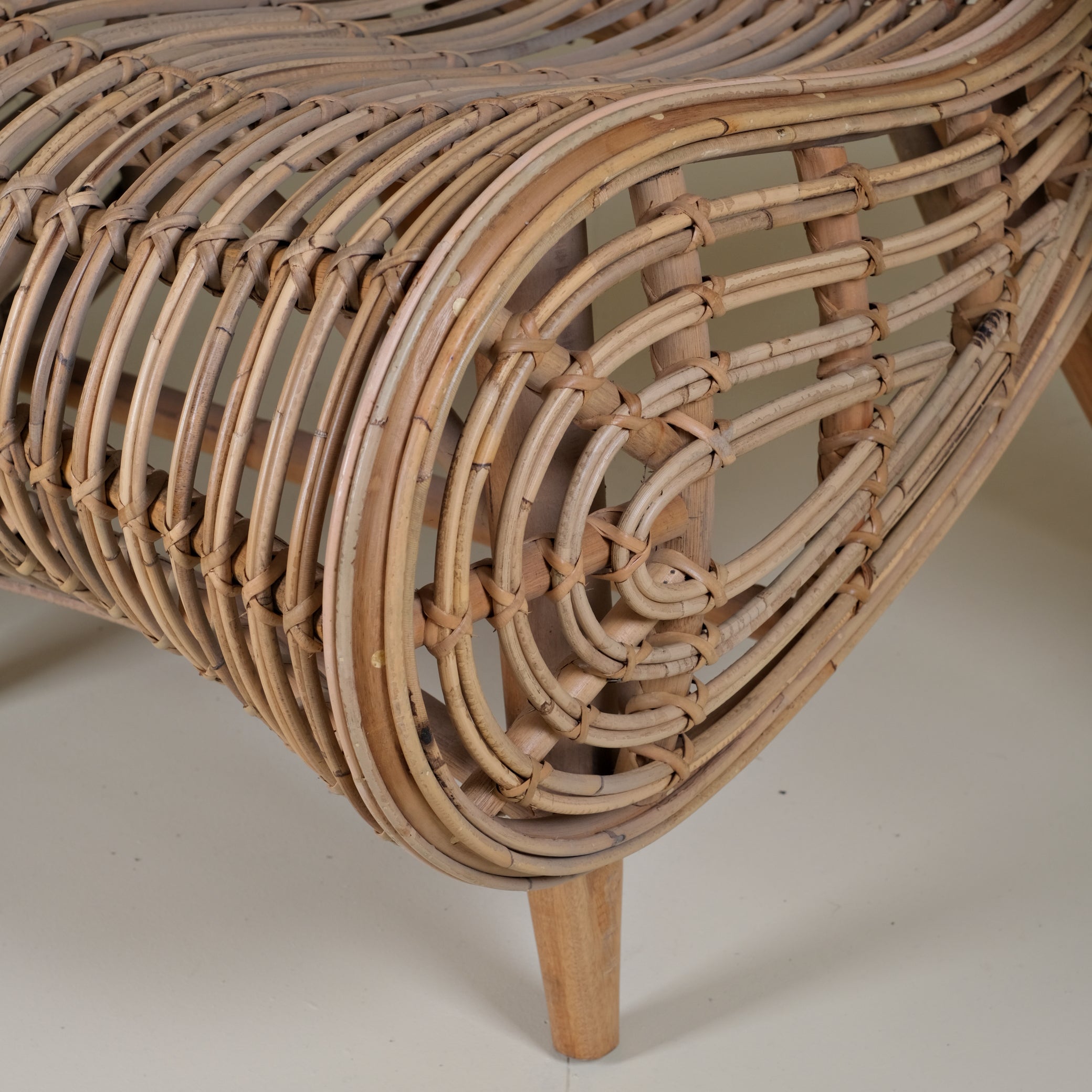 DROP RATTAN SOFA