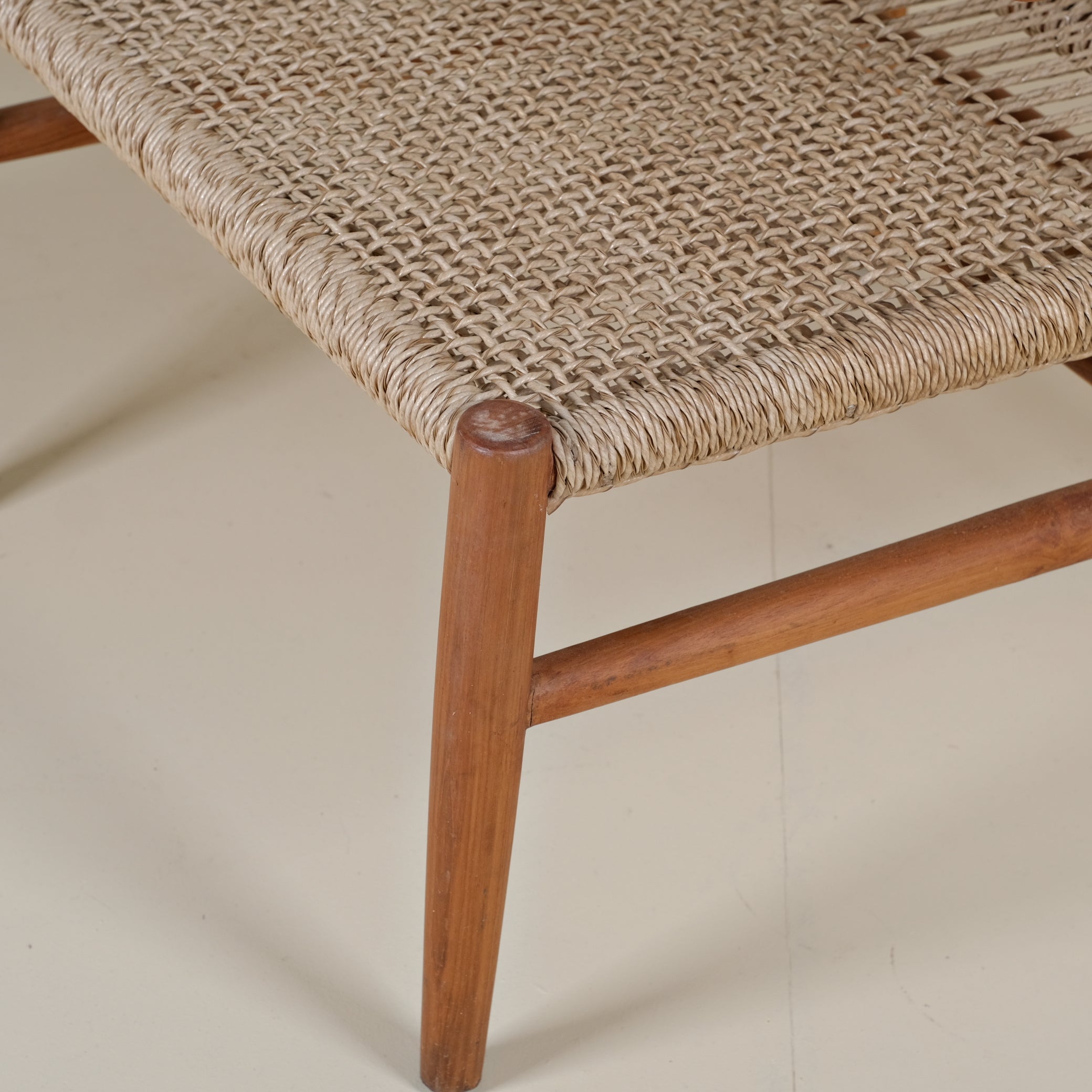 HALF YARN KNITTED ARMCHAIR