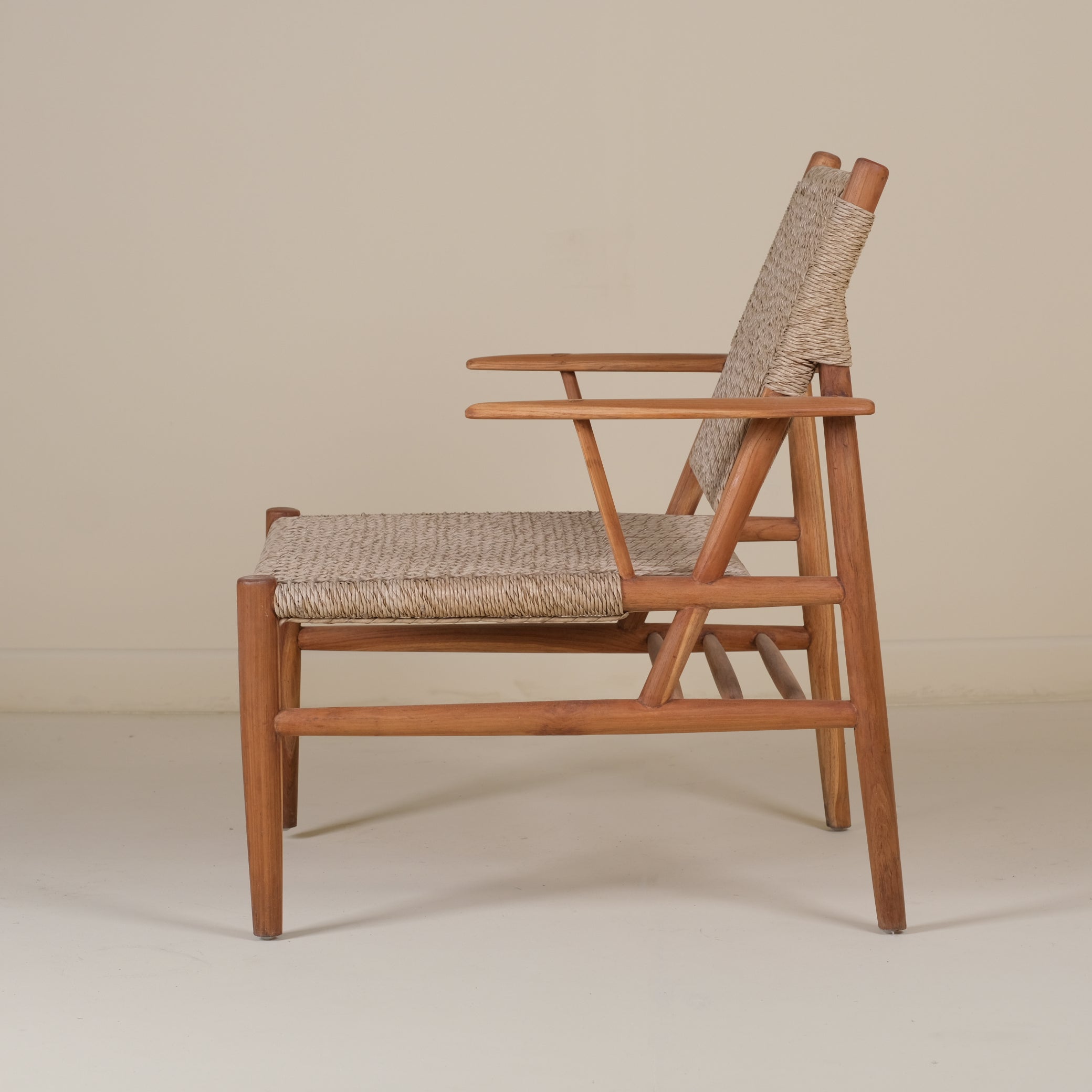 HALF YARN KNITTED ARMCHAIR