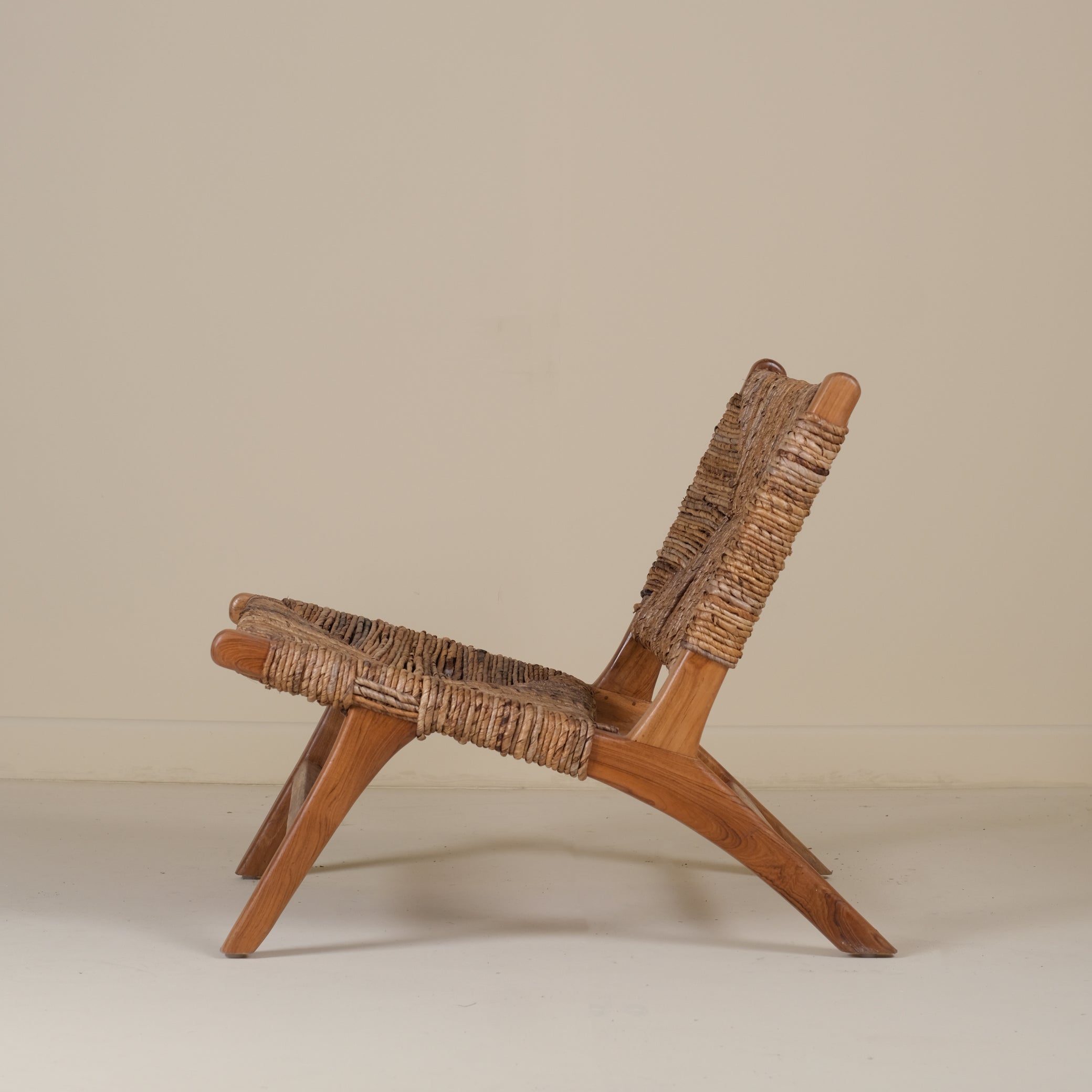 LAZY BANANA FIBER ARMCHAIR