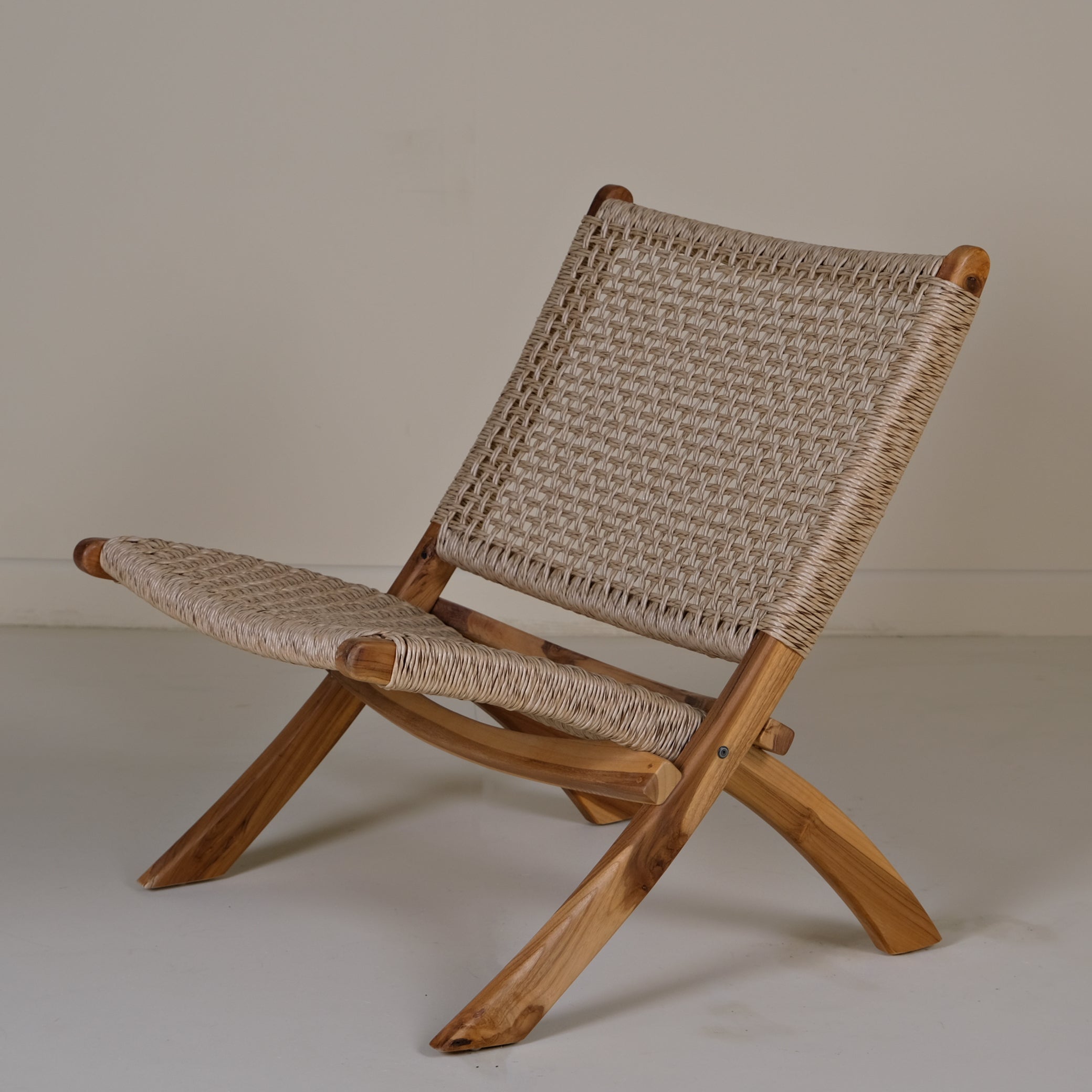 FOLDABLE SINGLE SOFA