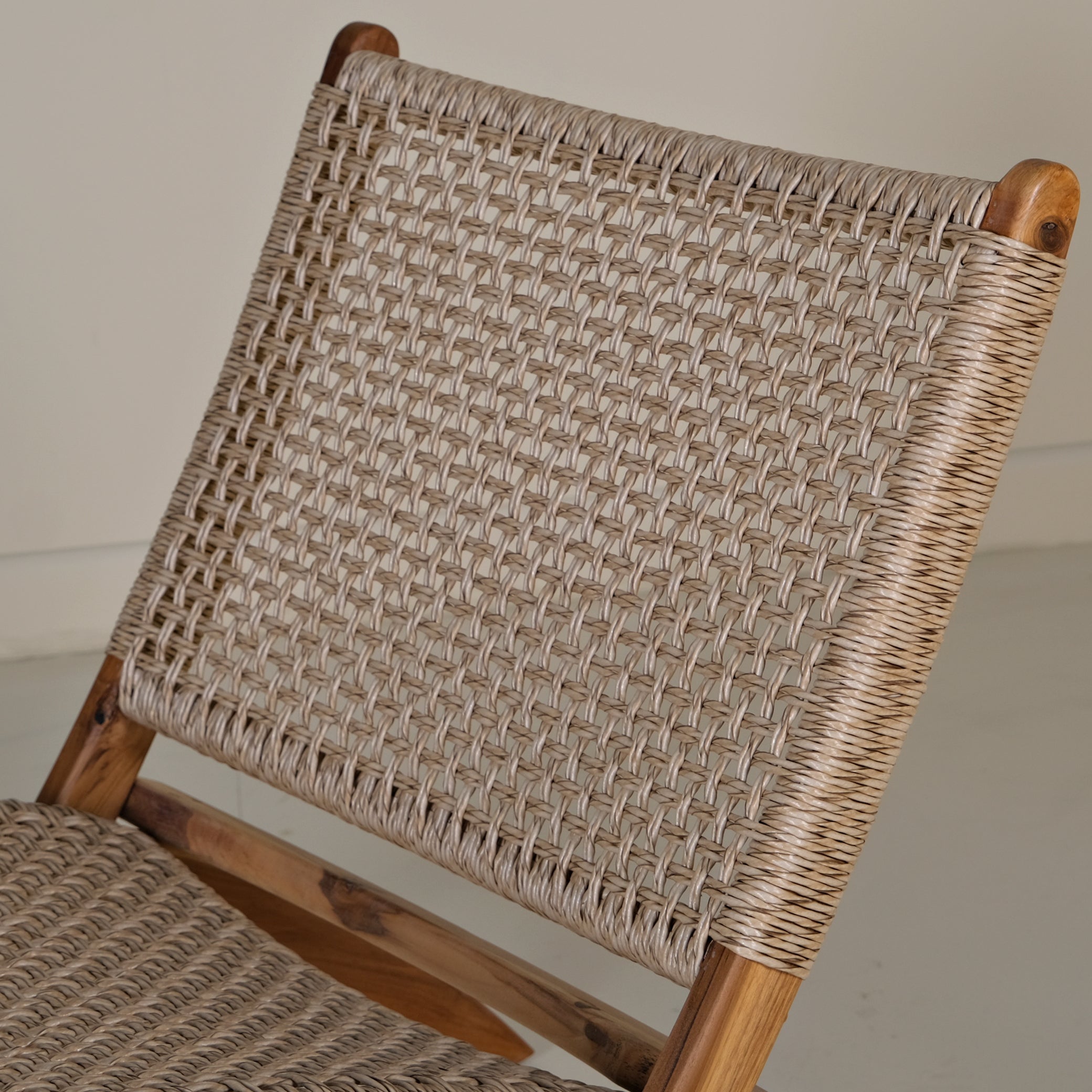 FOLDABLE SINGLE SOFA