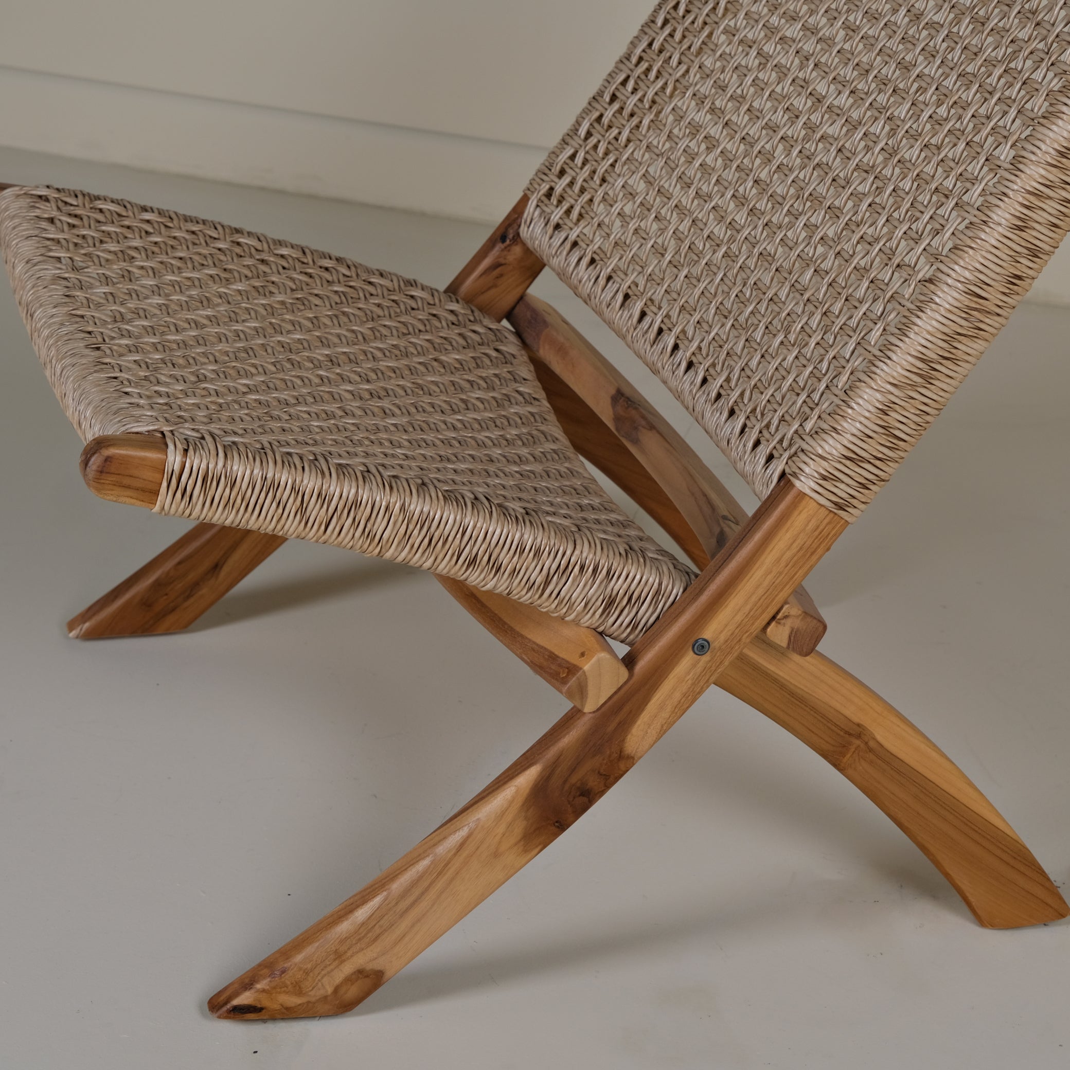 FOLDABLE SINGLE SOFA