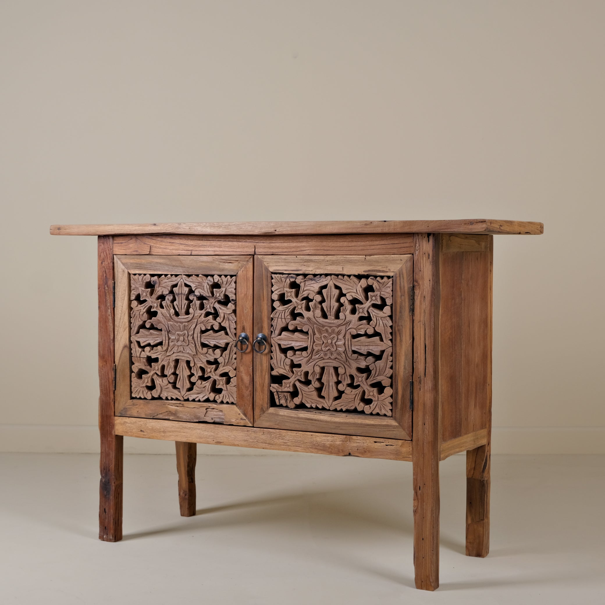 CARVED TEAK DRESSING