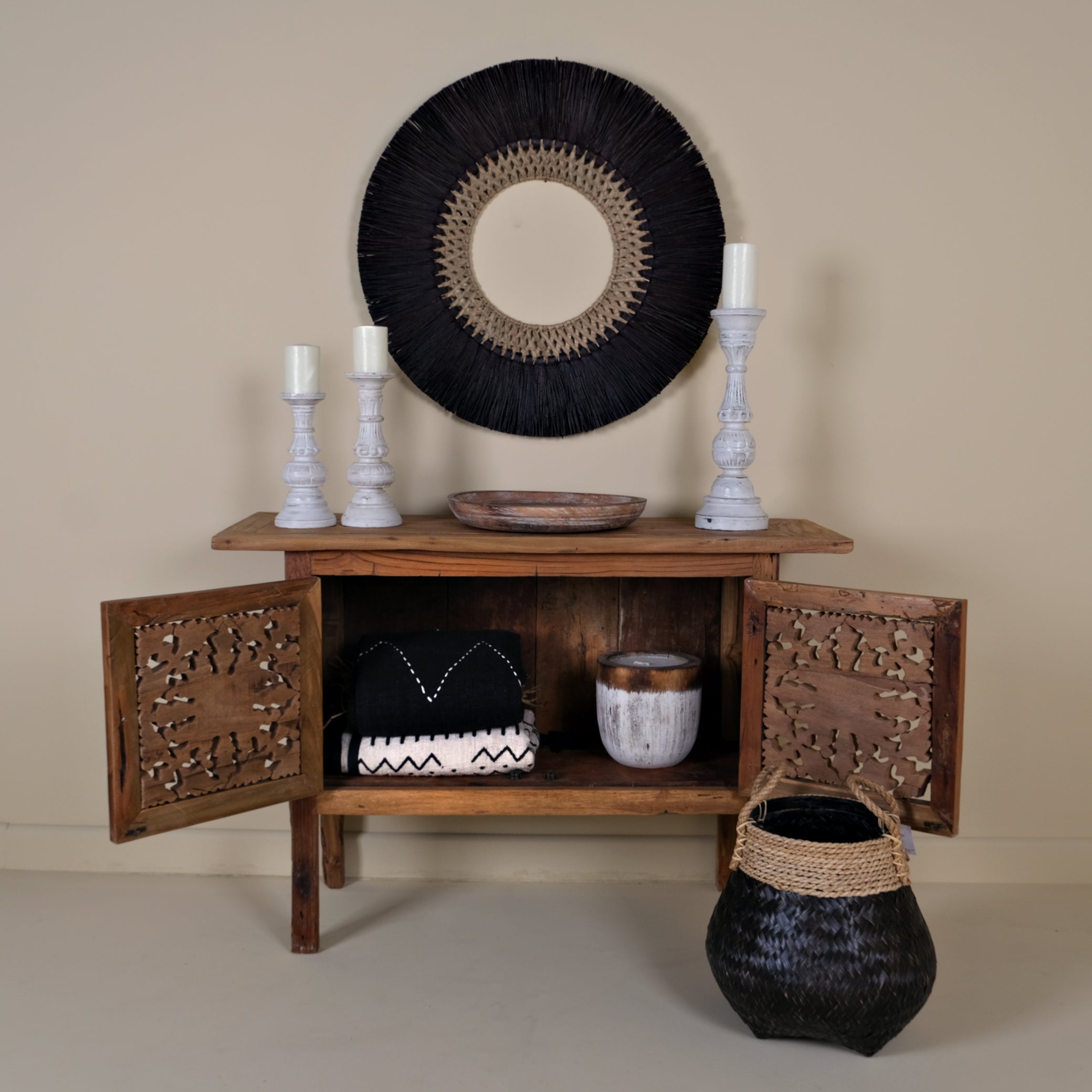 CARVED TEAK DRESSING