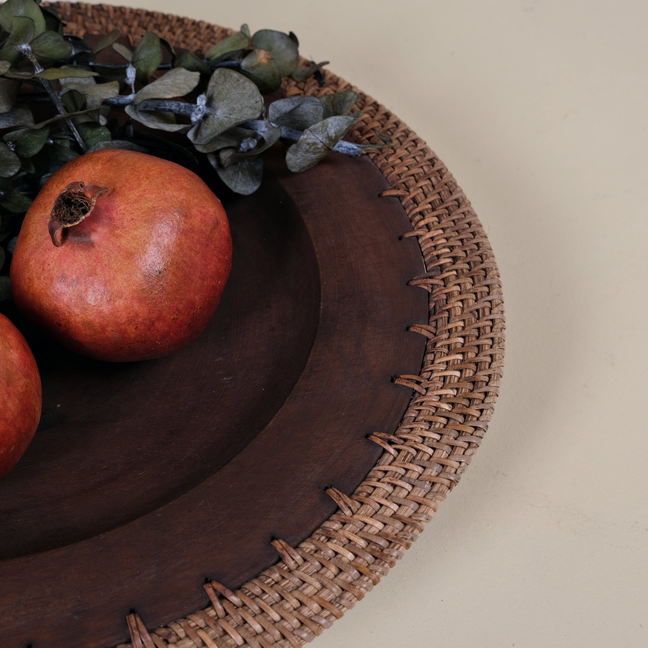 KNITTED RATTAN DARK WOOD TRAY
