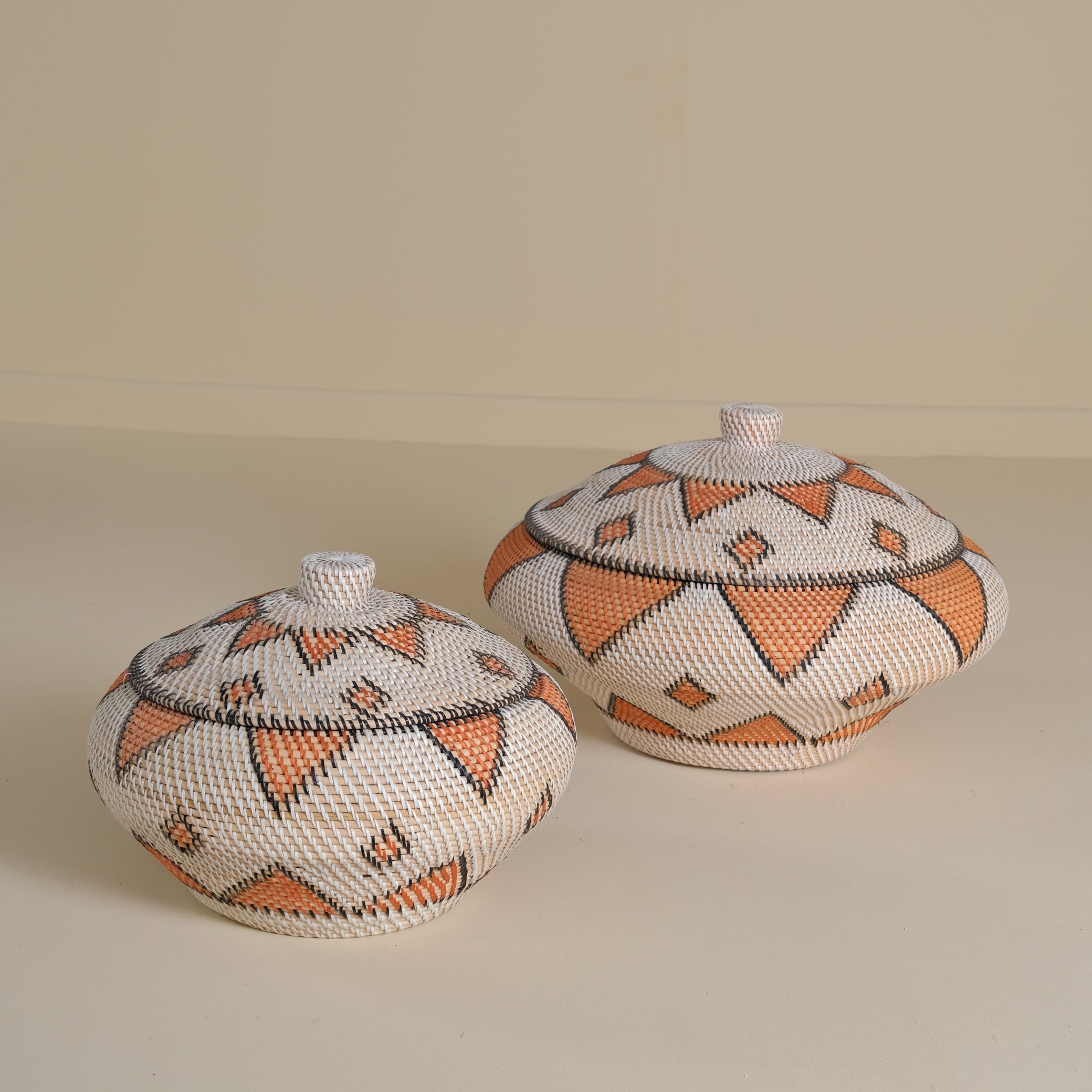 RATTAN PATTERNED VASE M