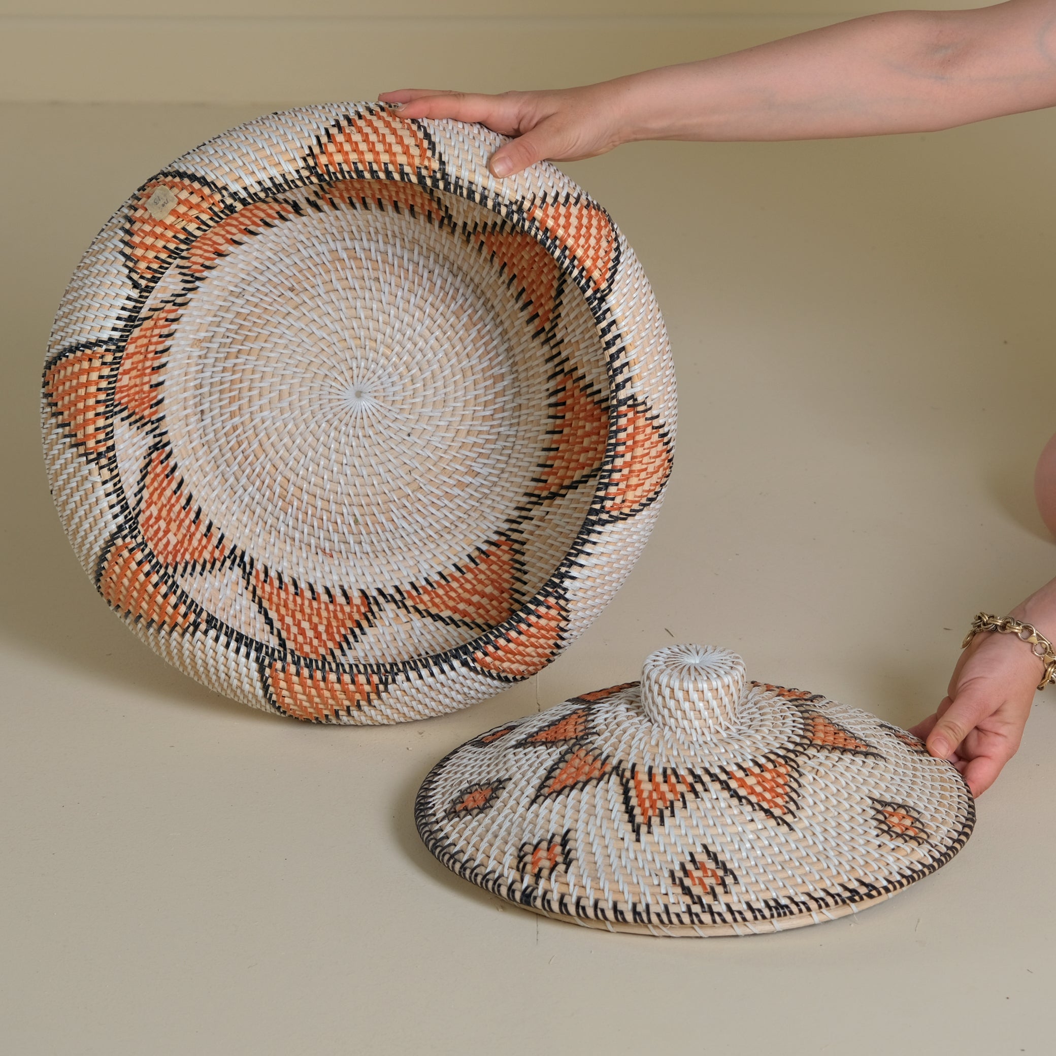 RATTAN PATTERNED VASE M