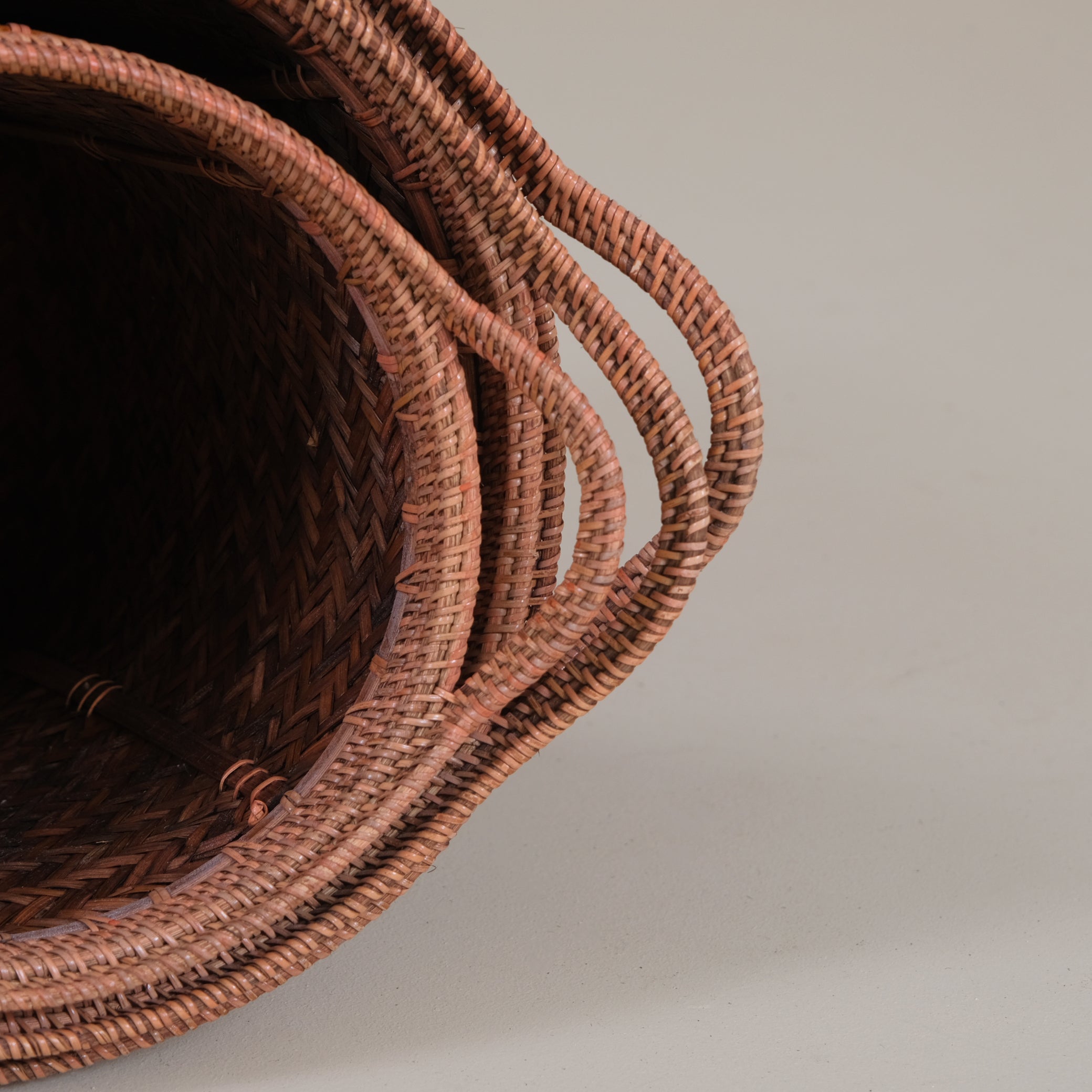 RATTAN KNITTED BASKET WITH LID