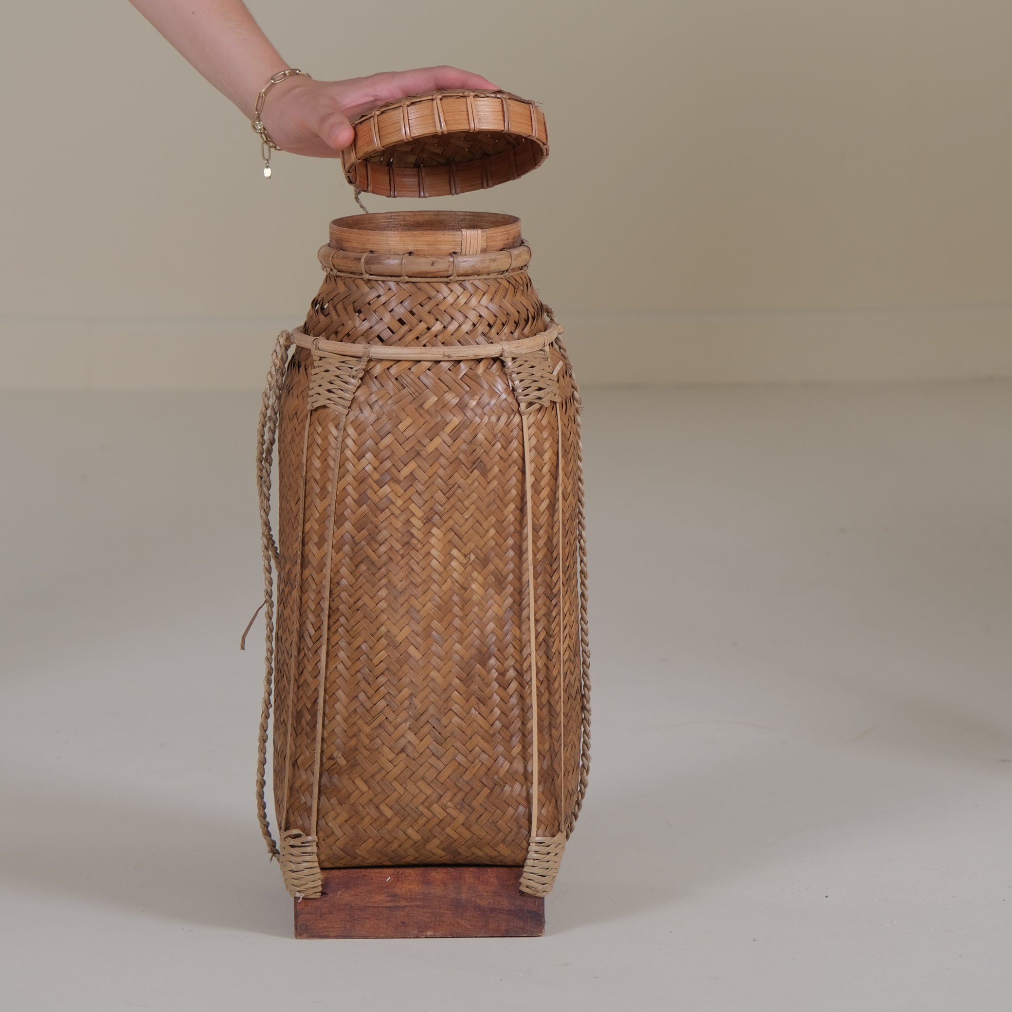 RATTAN ROPE BRAIDED BOX M
