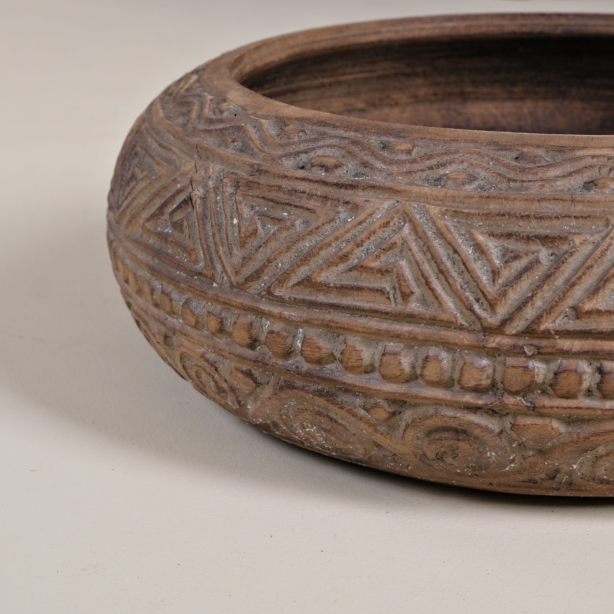 TEAK ENGRAVED BOWL ROUND