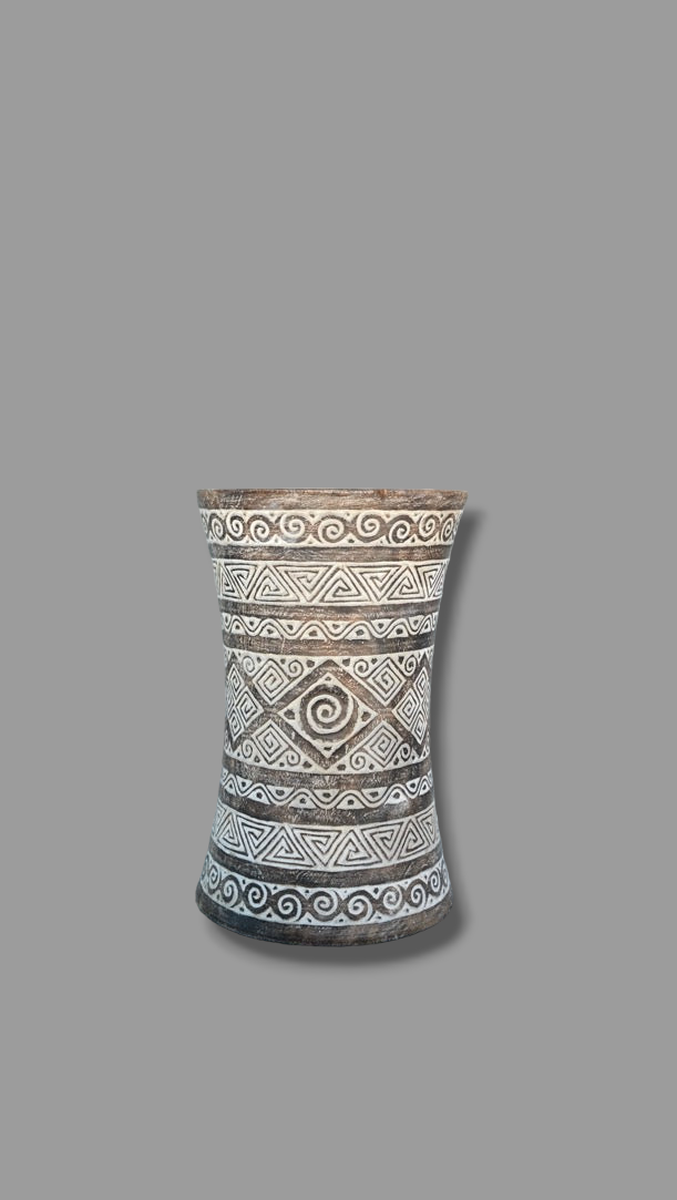 EMBROIDERED SANDGLASS STOOL