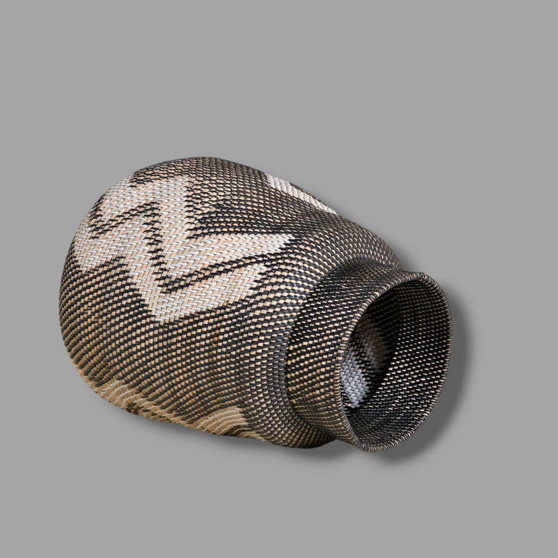 RATTAN KNITTED STRIPED PATTERNED BASKET