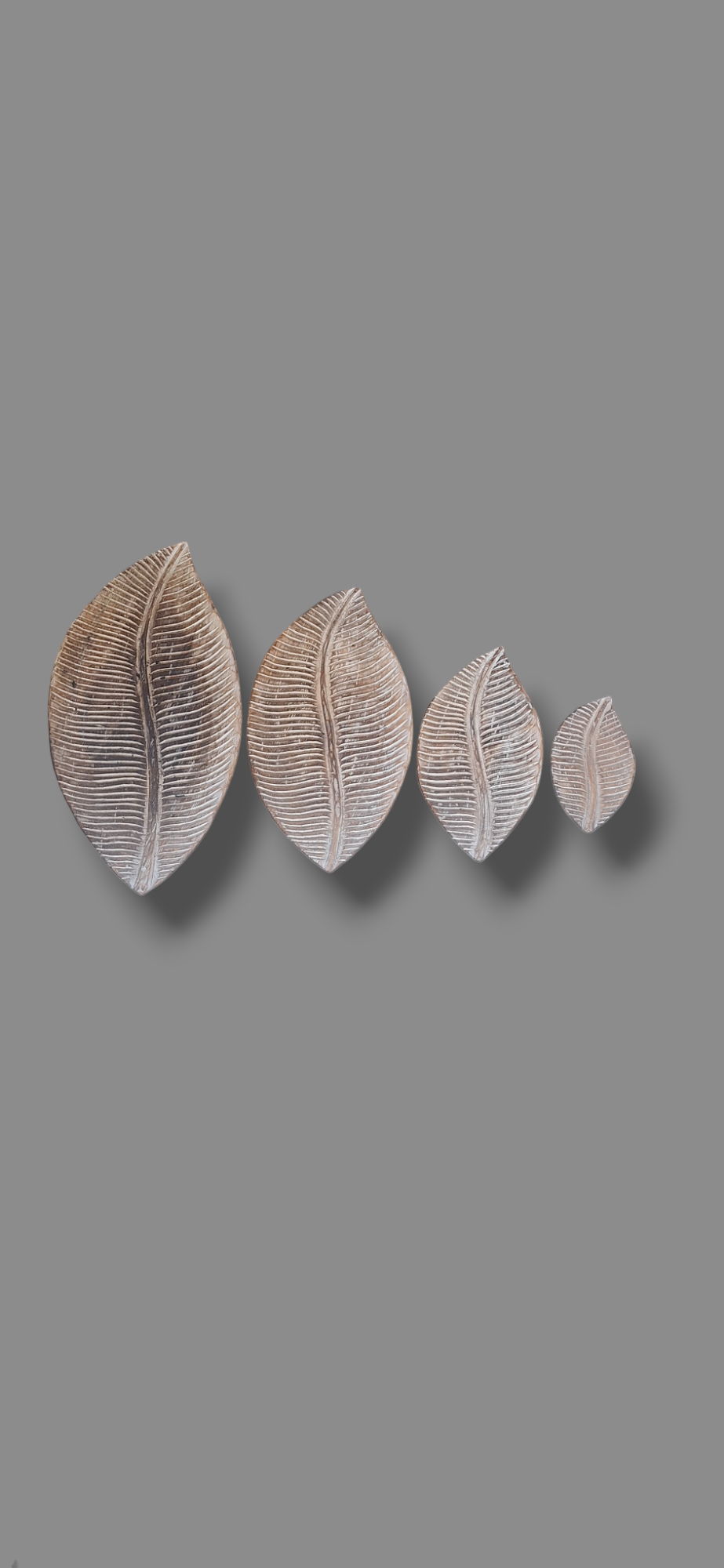 SET OF QUAD WOODEN BANANA LEAF
