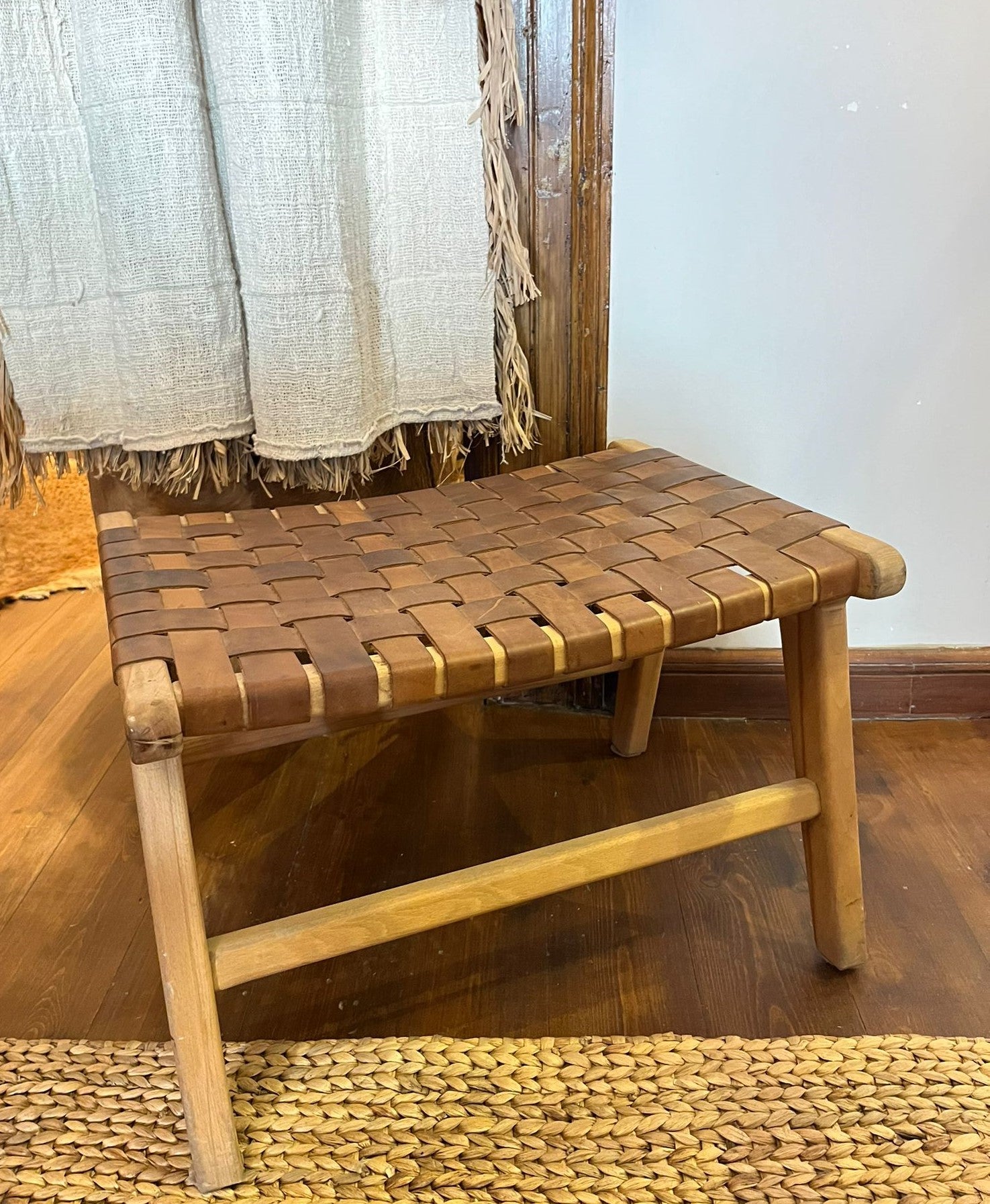LAZY LEATHER STOOL